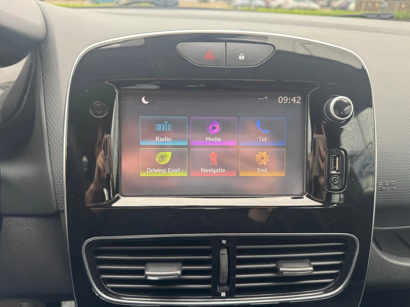 Renault-Clio-image-12