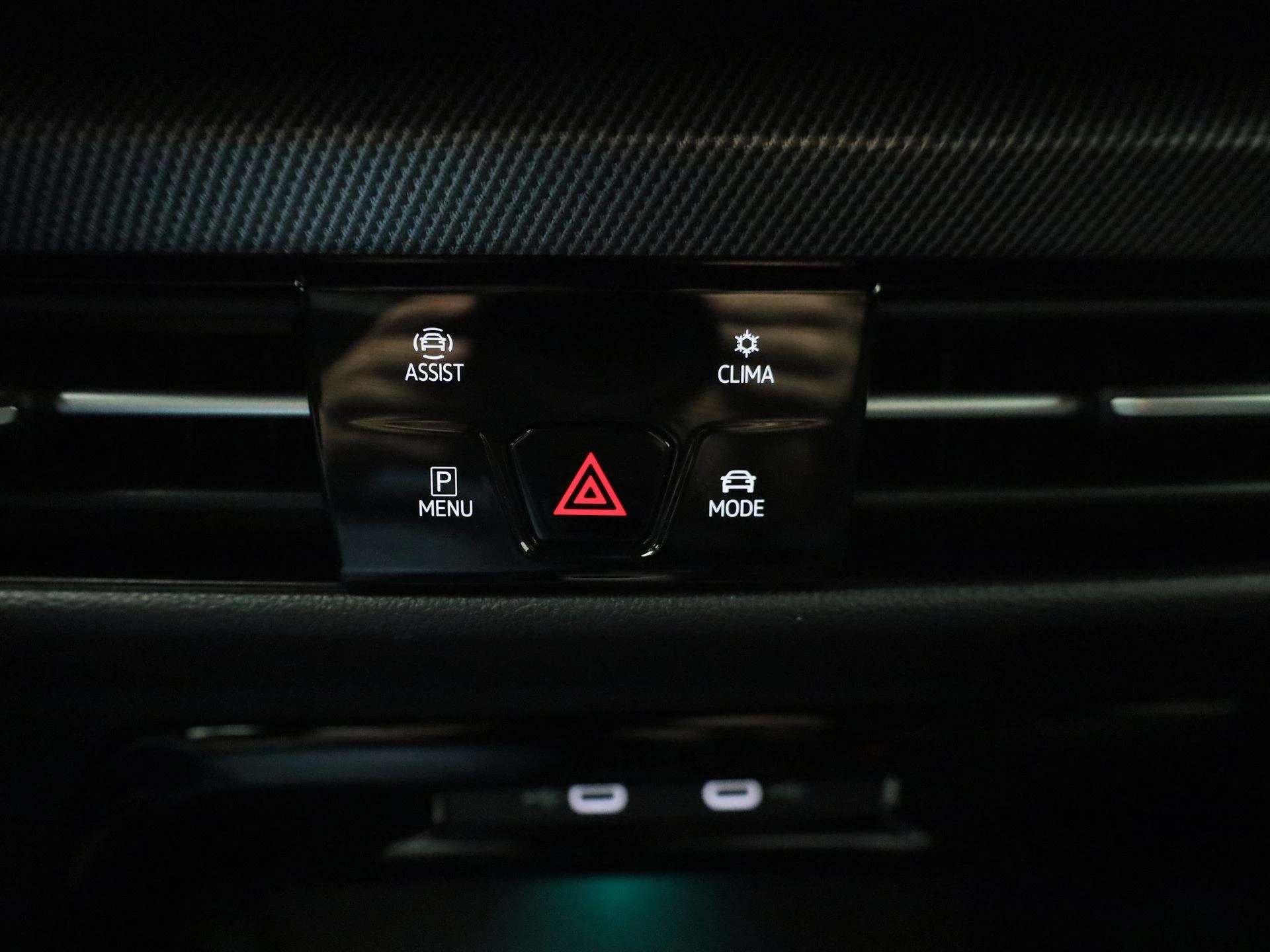 Volkswagen Golf 1.5 eTSI R-Line Edition