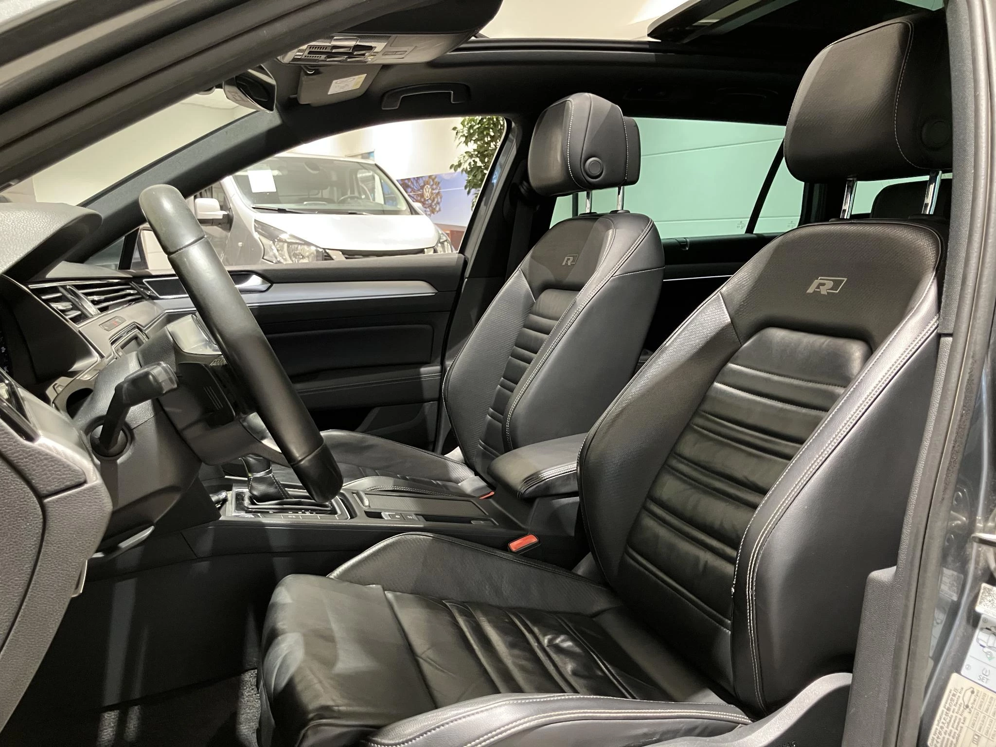 Volkswagen-Passat-image-14