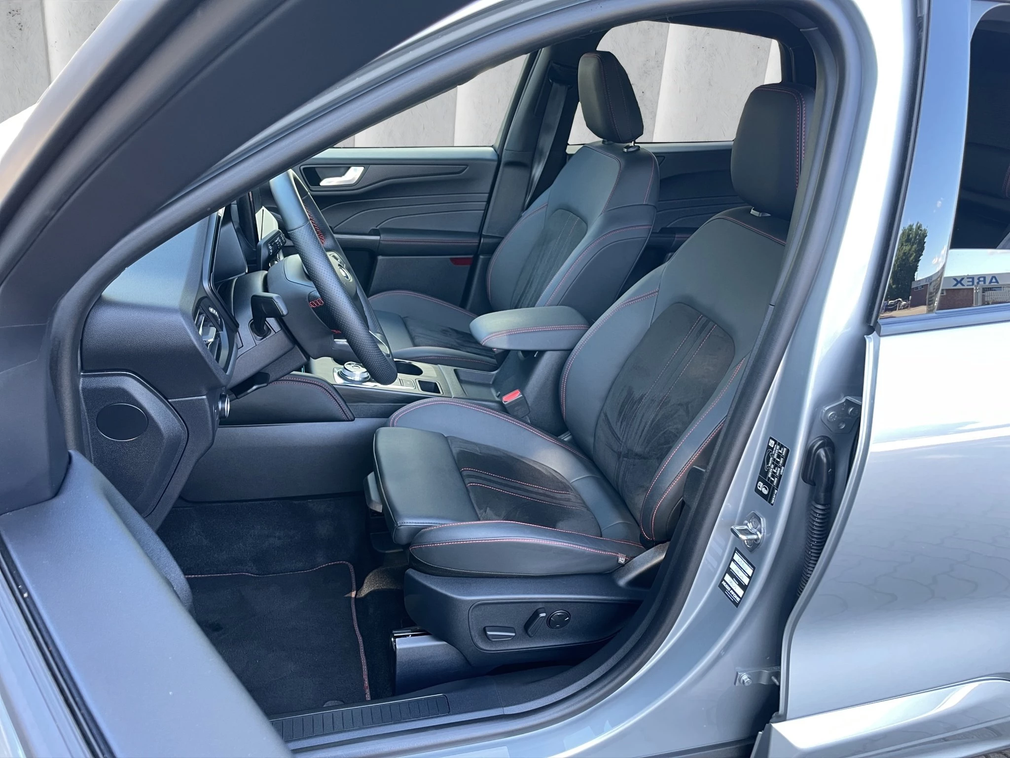 Ford Kuga ST-Line X Aut.*360GRAD*LED-MATRIX*NAVI*GRA*WINTER-PKT.