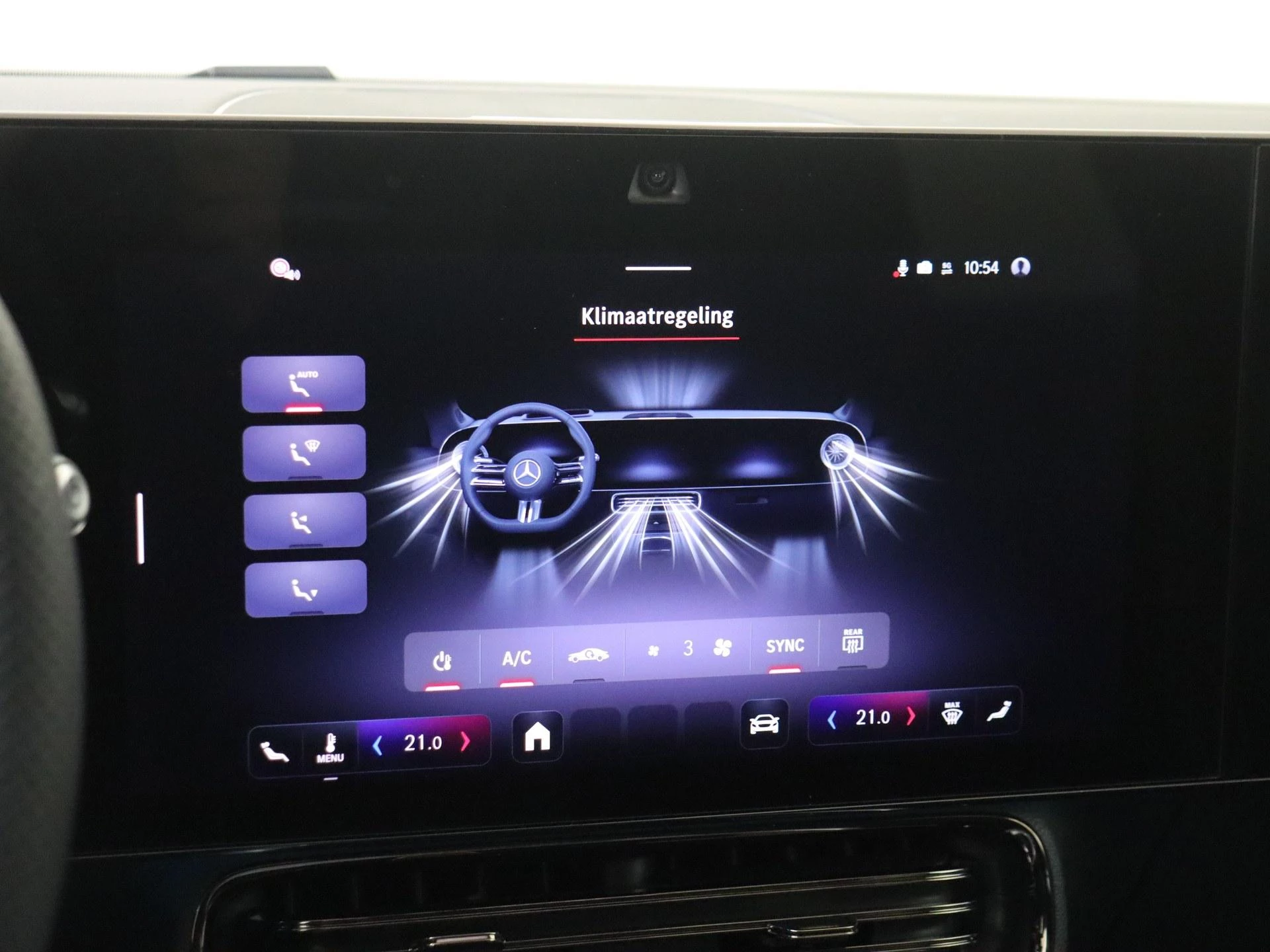 Mercedes-Benz-CLA-image-15