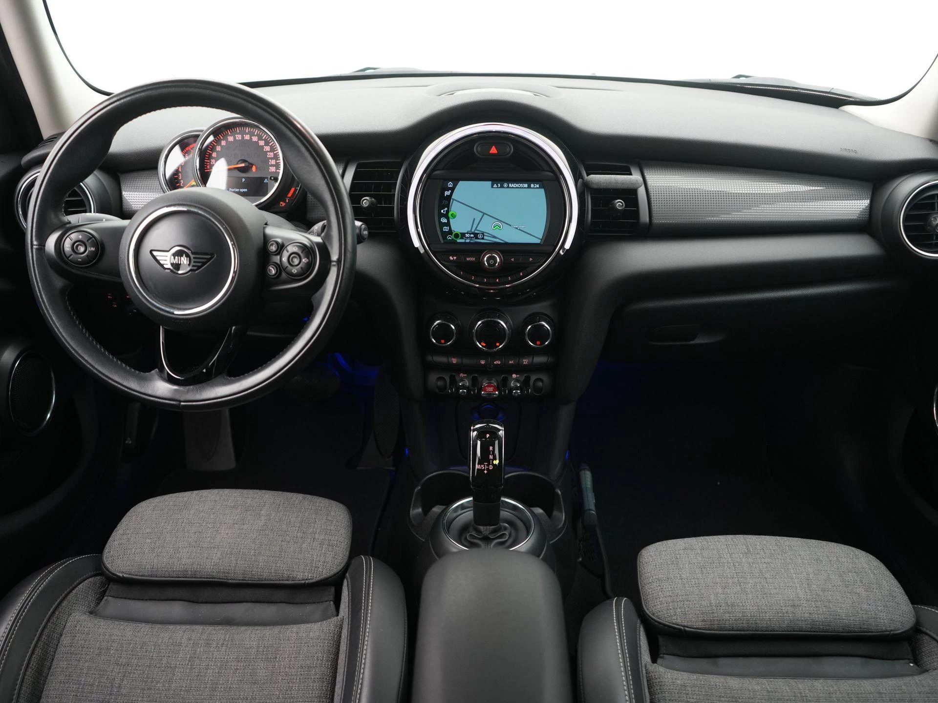 MINI-Cooper-image-6