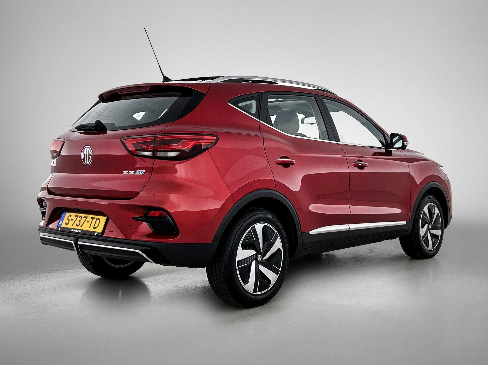 MG-ZS EV-image-3