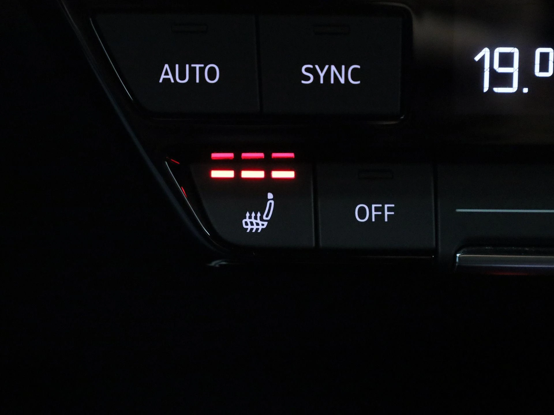 Audi-Q4 e-tron-image-23
