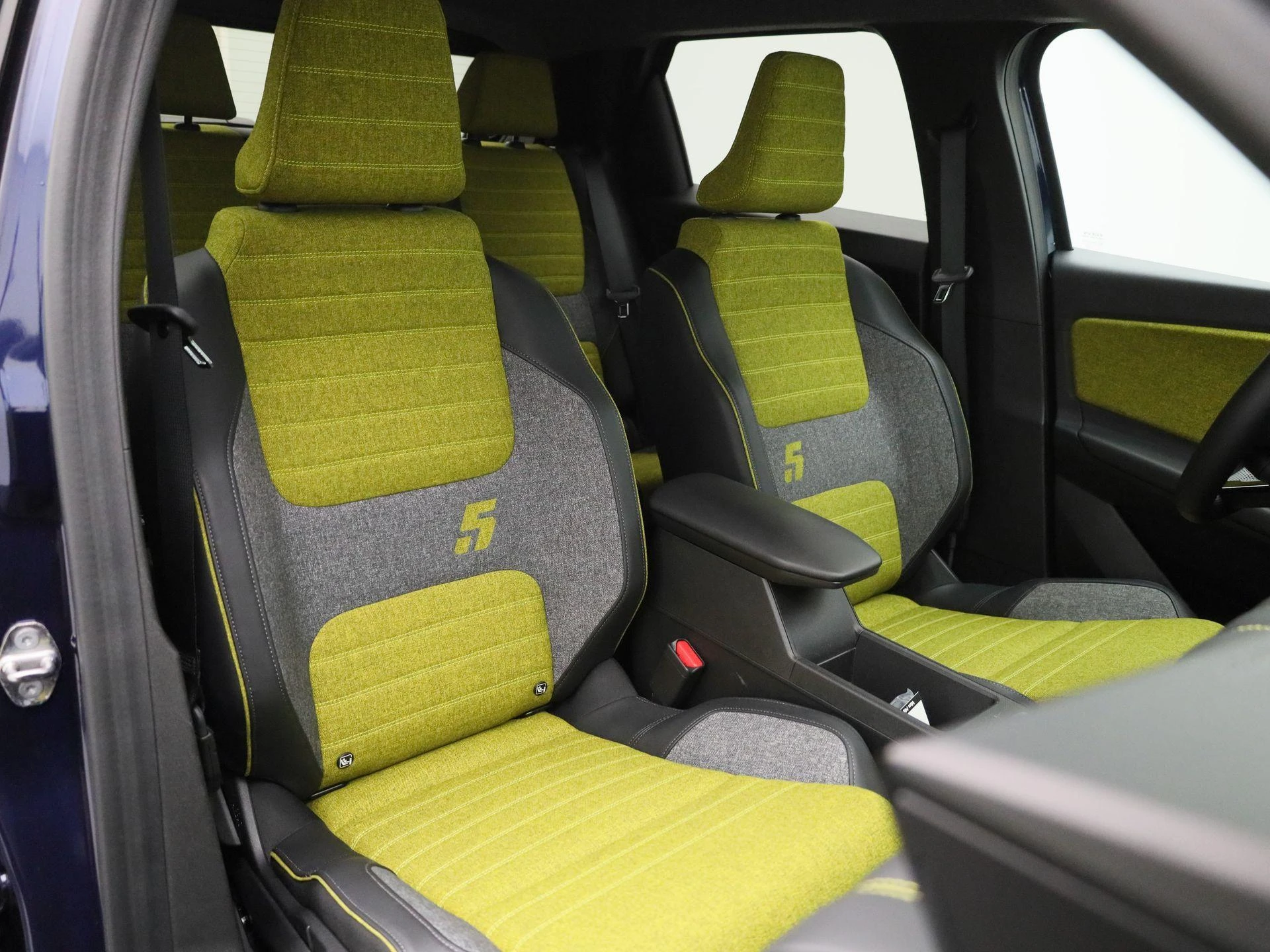 Renault-5-image-12