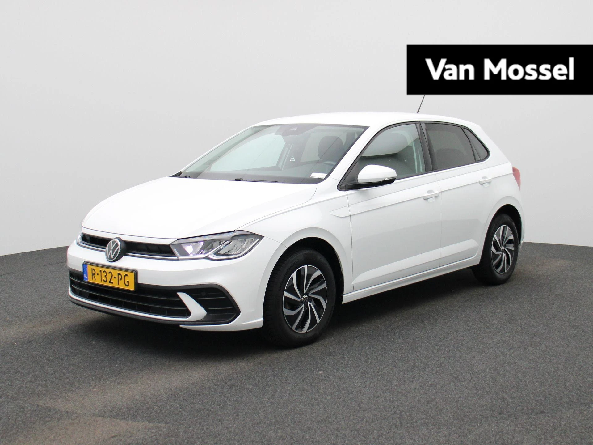 Volkswagen-Polo-image-0
