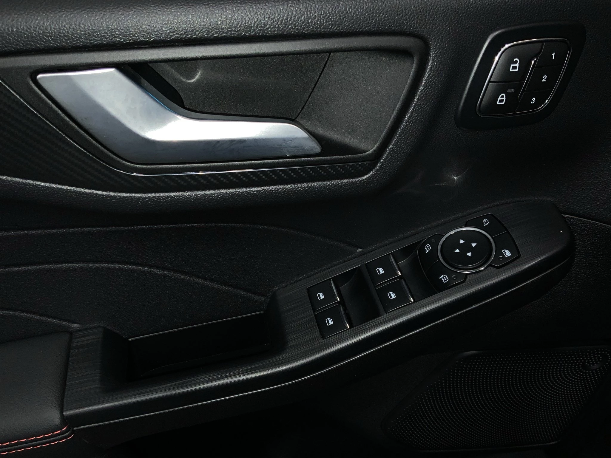 Ford Kuga ST-Line X Aut.*360GRAD*LED-MATRIX*NAVI*GRA*WINTER-PKT.