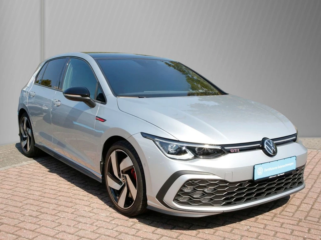 Volkswagen-Golf-image-2