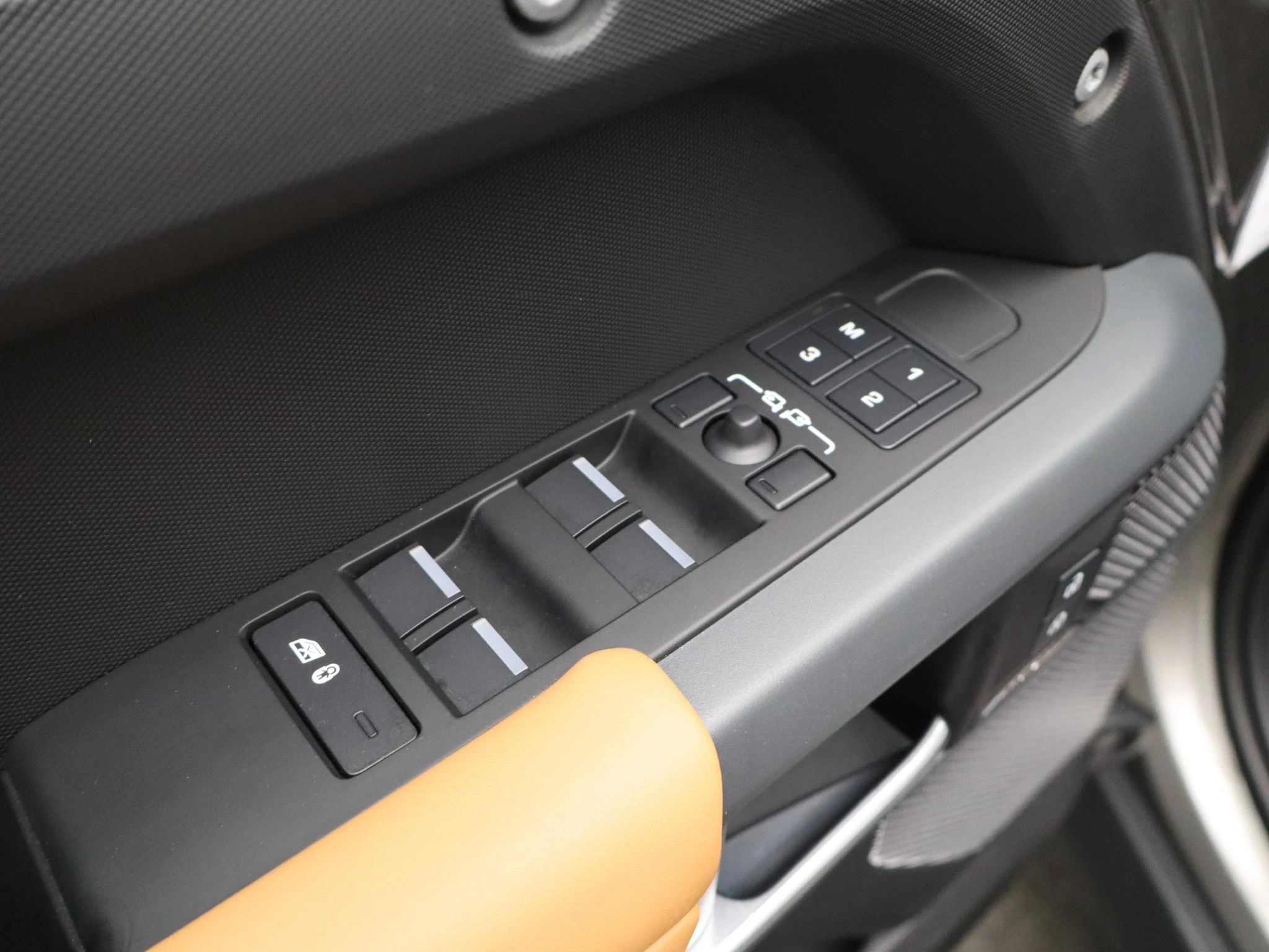 Land Rover-Defender-image-31