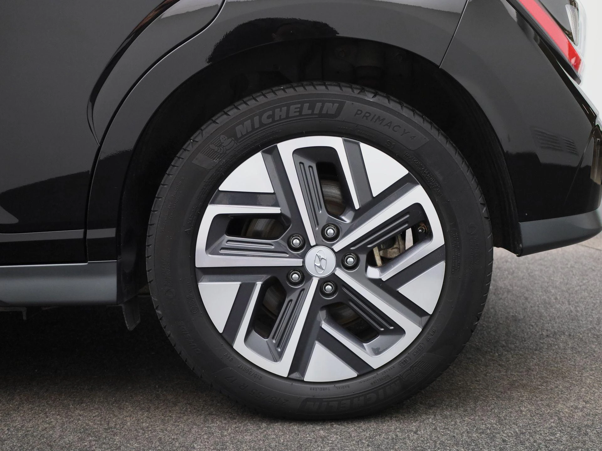 Hyundai-Kona-image-13