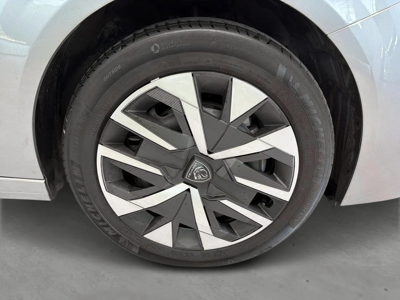 Peugeot 208 1.2 Turbo 100 MAN6 S&S Style