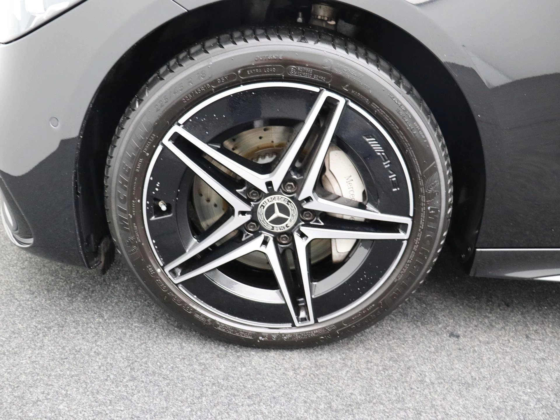 Mercedes-Benz C-Klasse 300 e AMG Line Berline + CARPLAY + LED + CAMERA + NIGHTPAKKET +