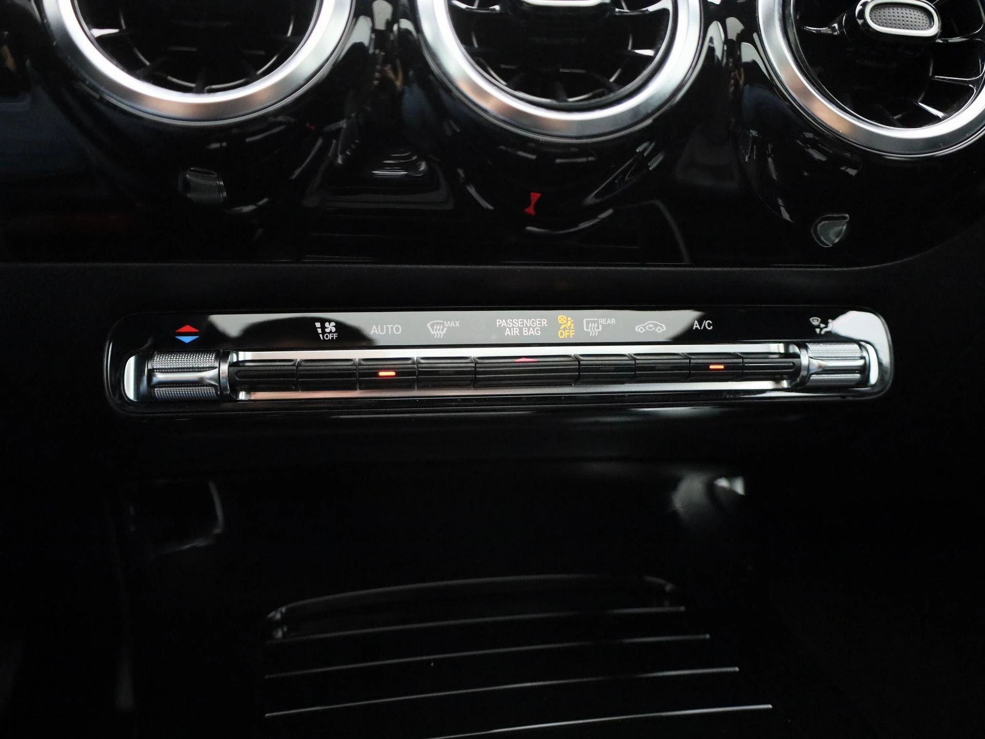 Mercedes-Benz-Classe A-image-16