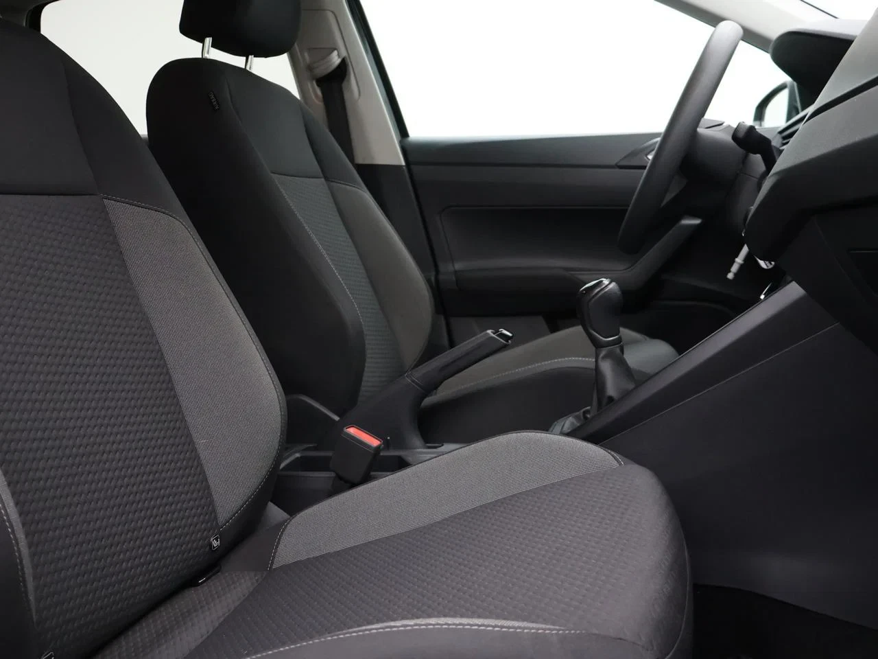 Volkswagen-Polo-image-3