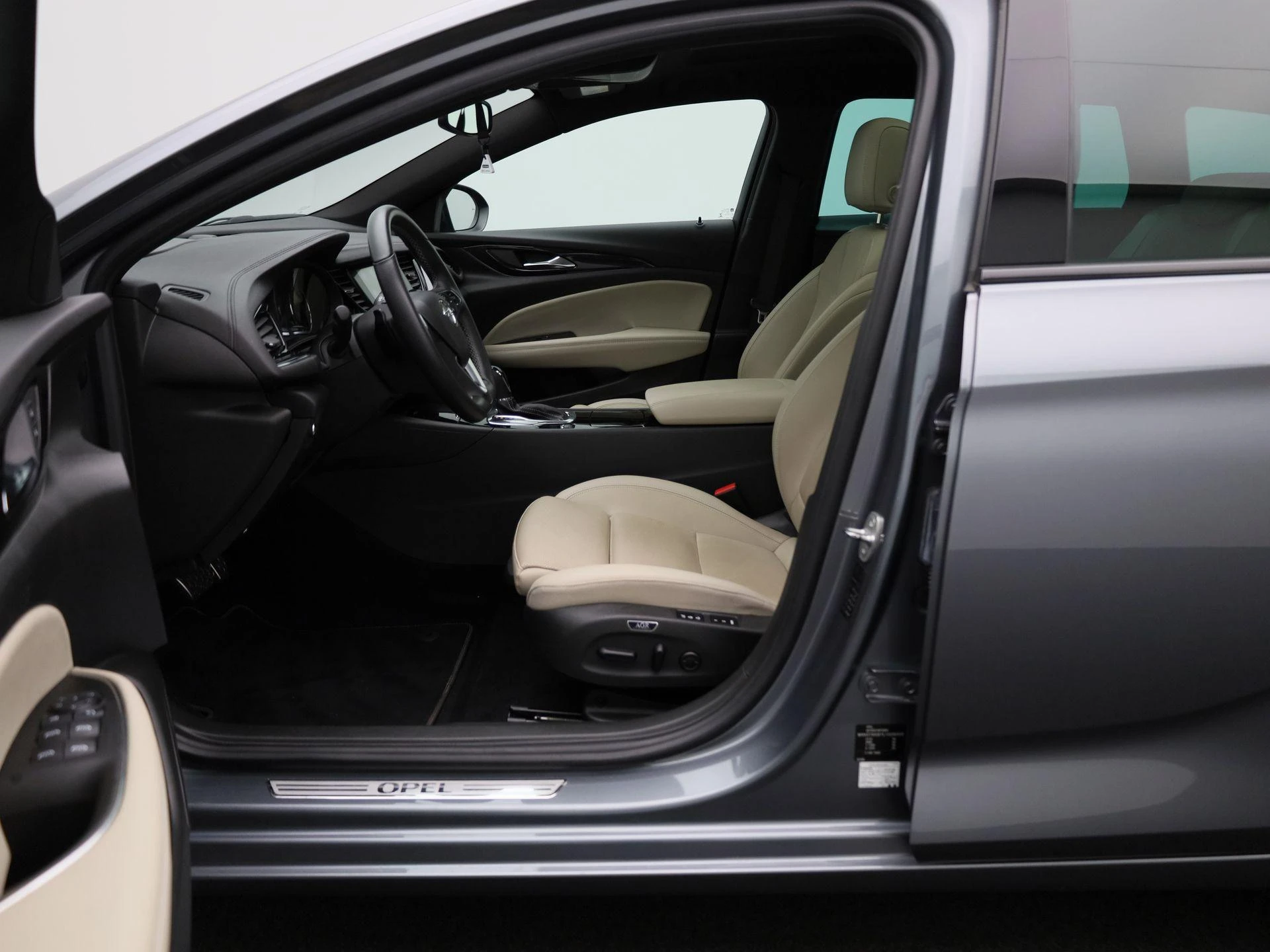 Opel-Insignia-image-8