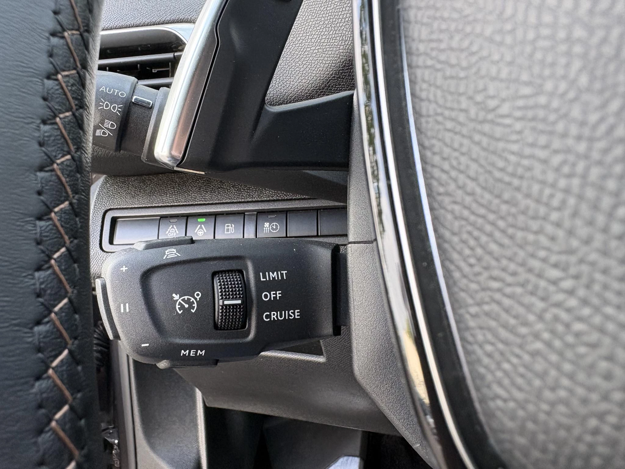 Peugeot 3008 1.6 HYbrid 225 GT