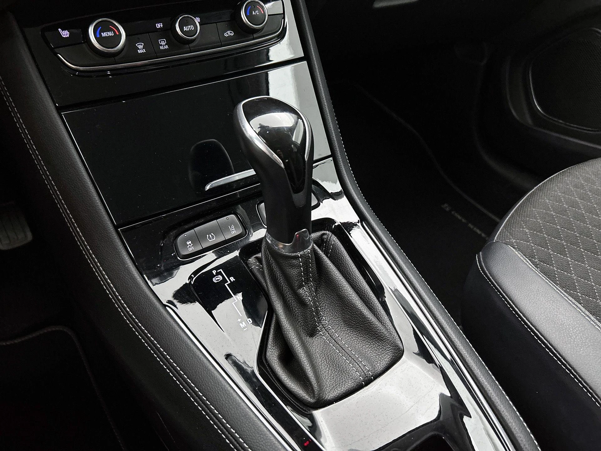 Opel-Grandland X-image-24
