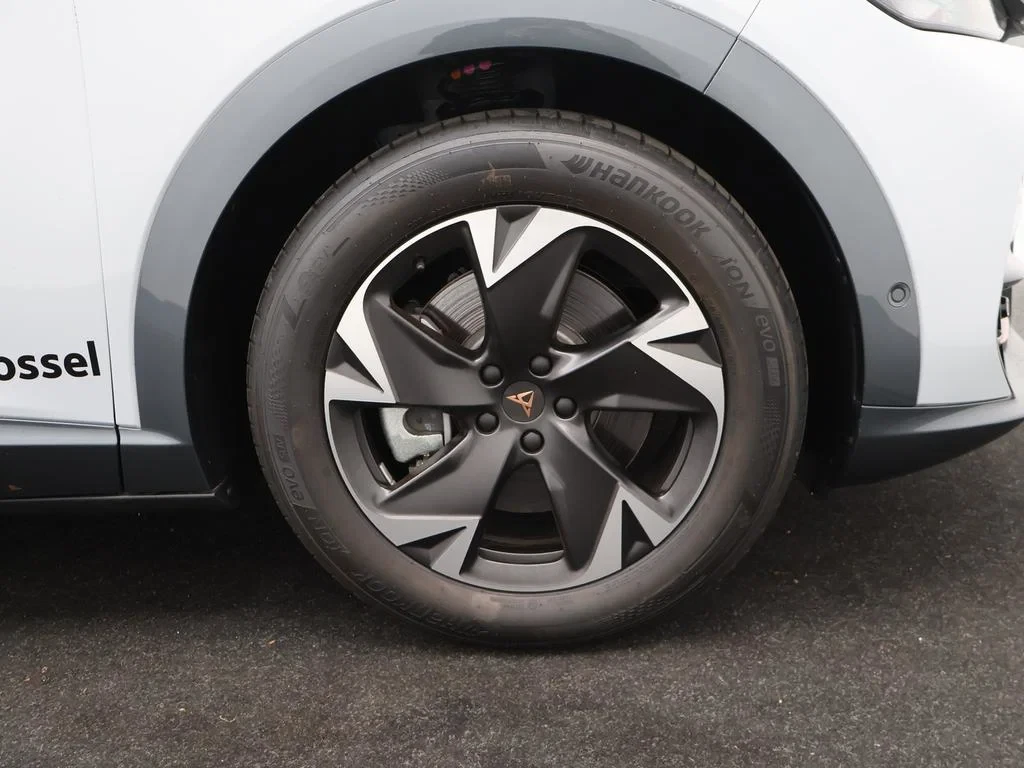 CUPRA-Tavascan-image-7