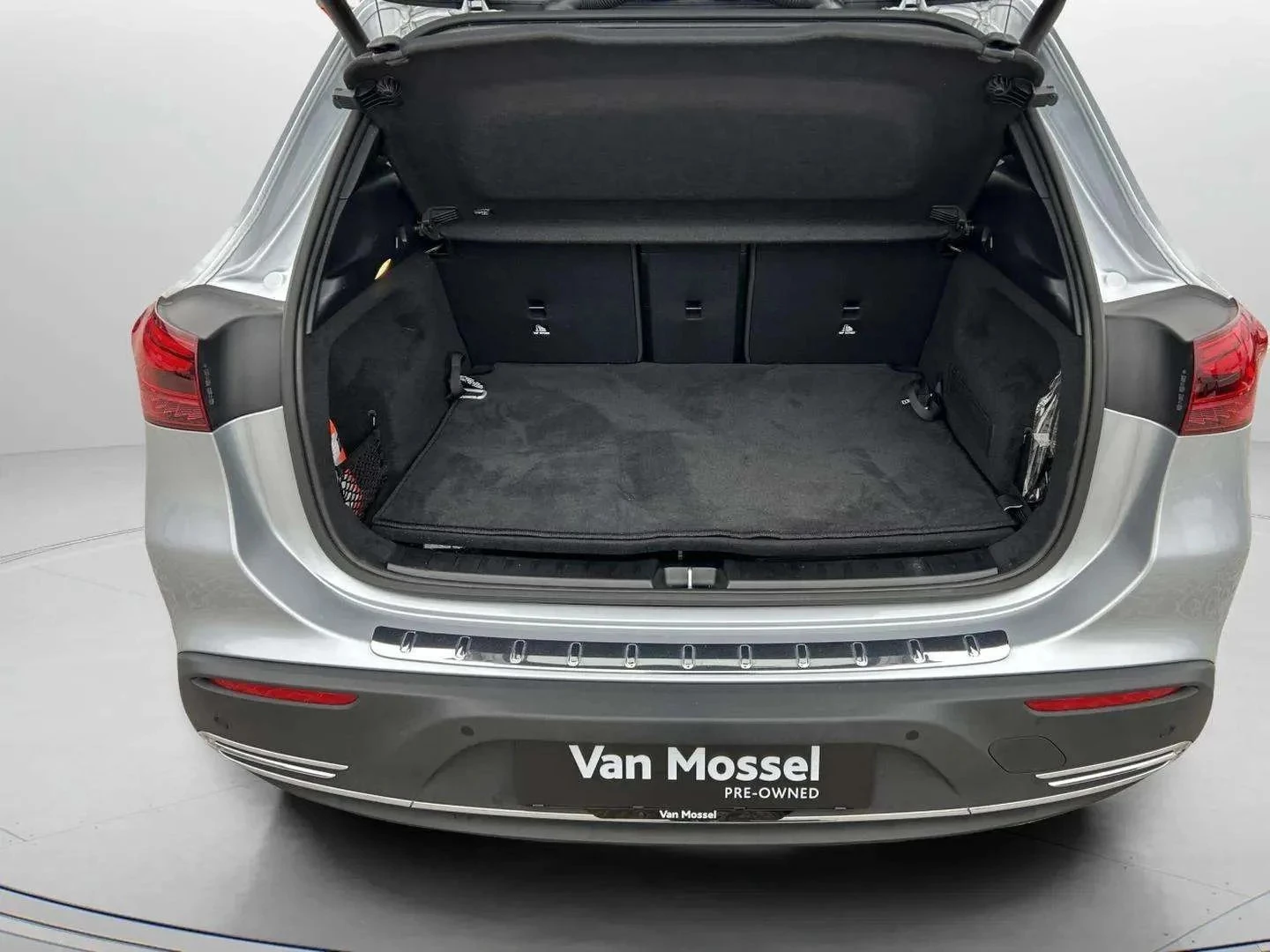 Mercedes-Benz-EQA-image-21