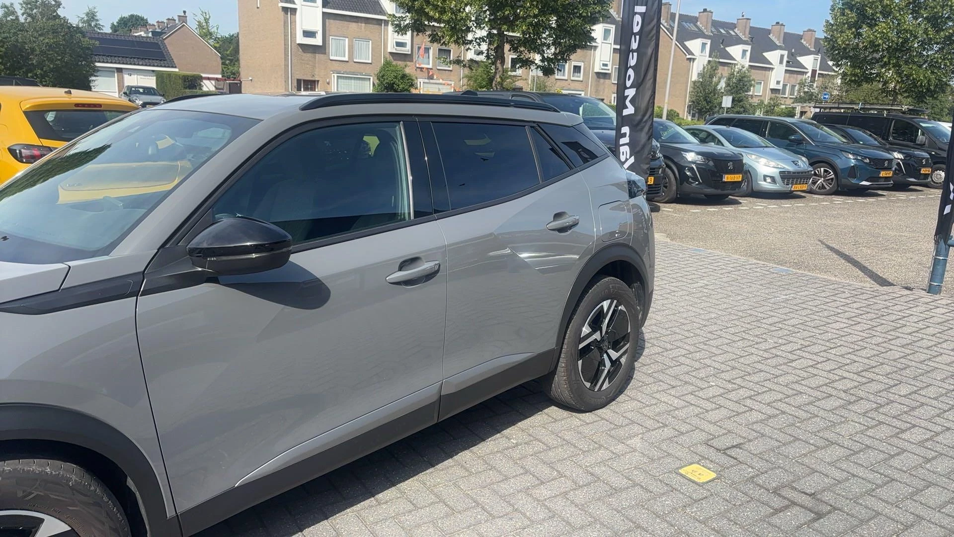 Peugeot 2008 1.2 Hybrid 136 Allure