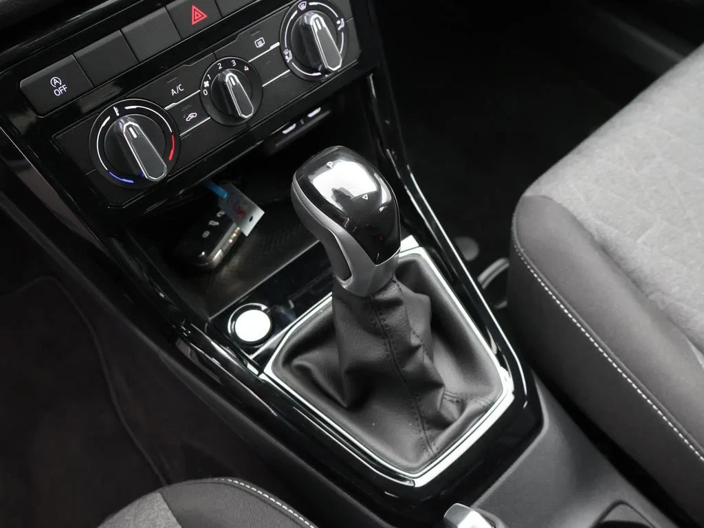 Volkswagen-T-Cross-image-15