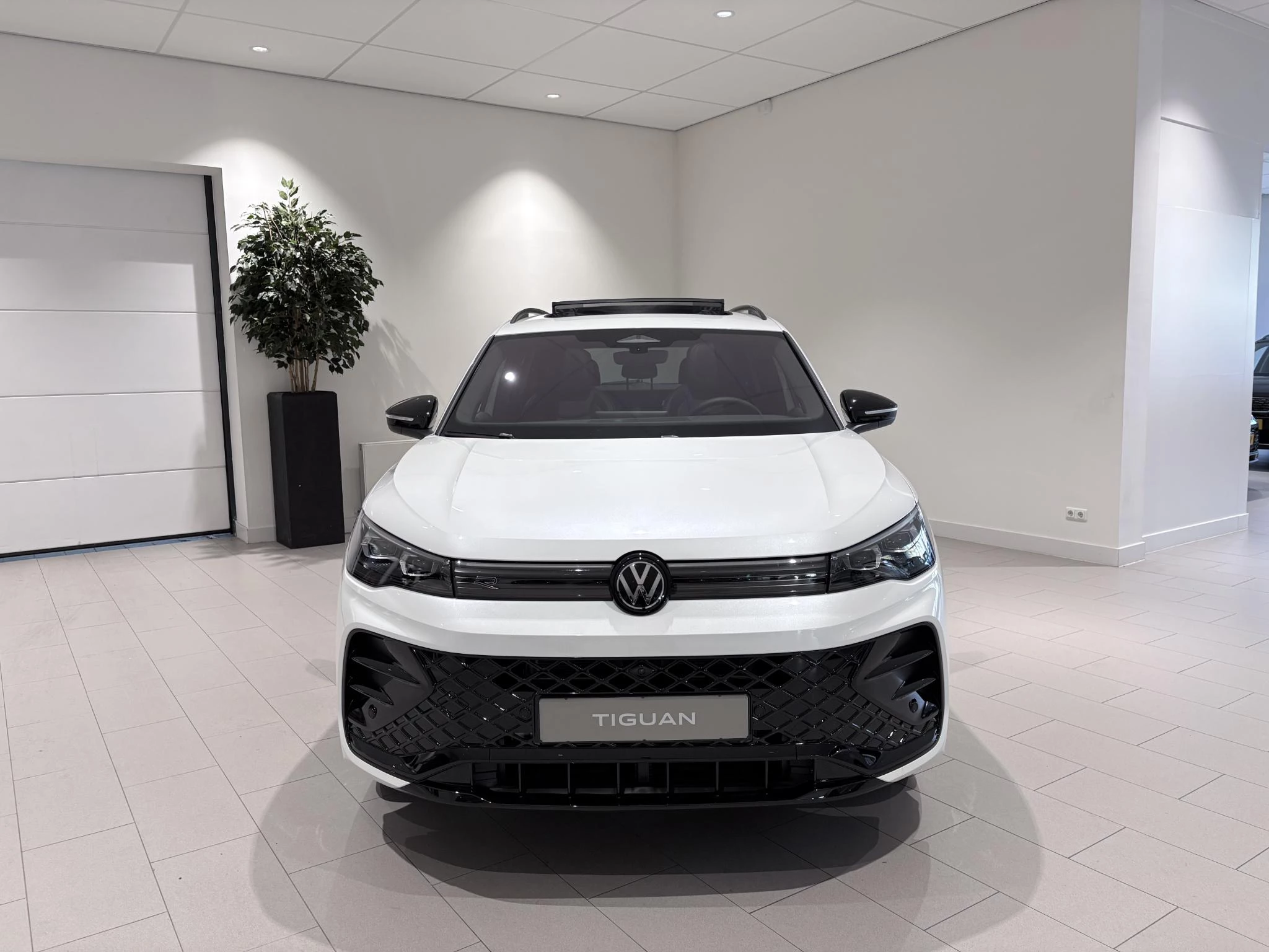 Volkswagen-Tiguan-image-10
