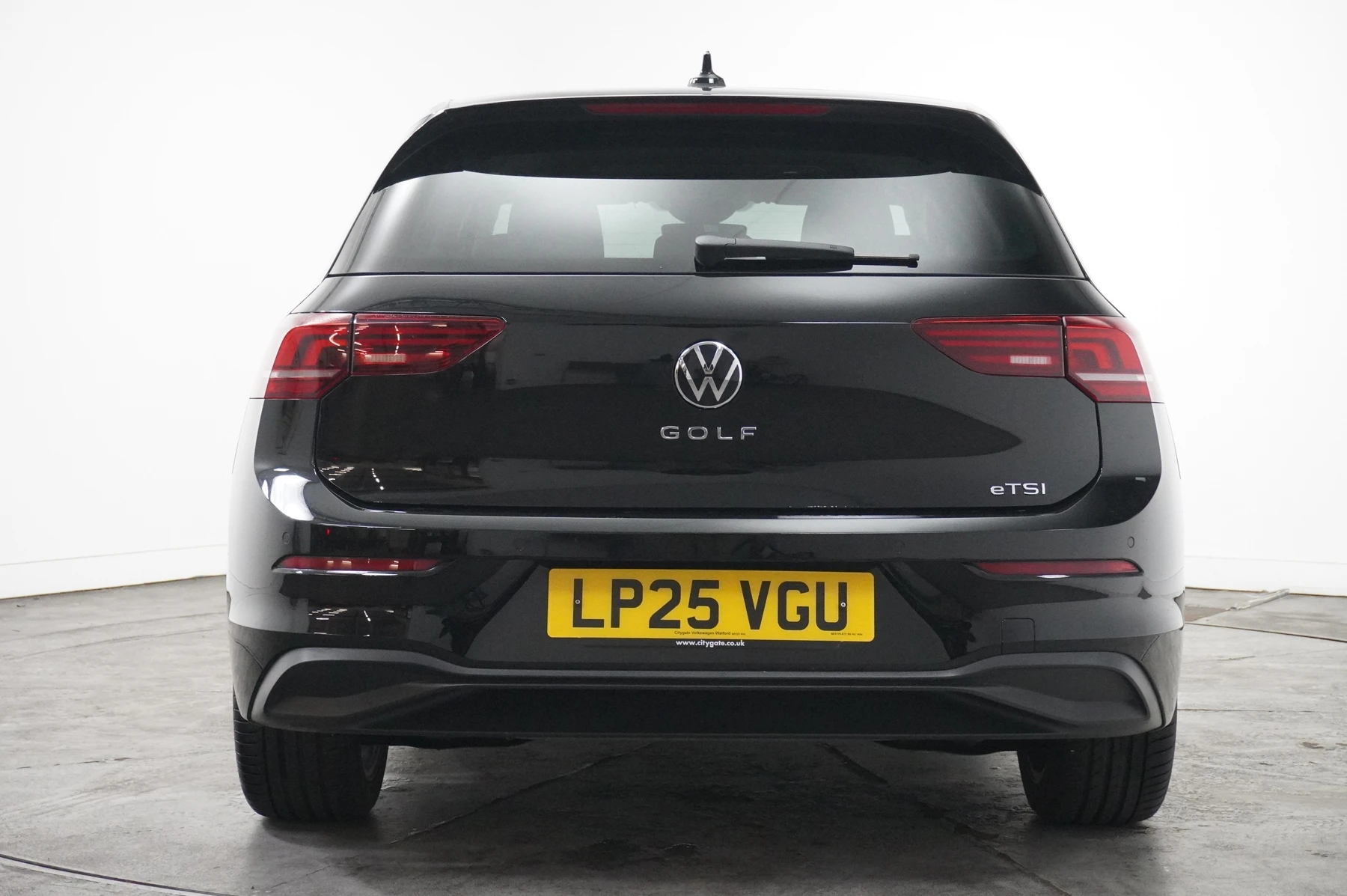 Volkswagen-Golf-image-15