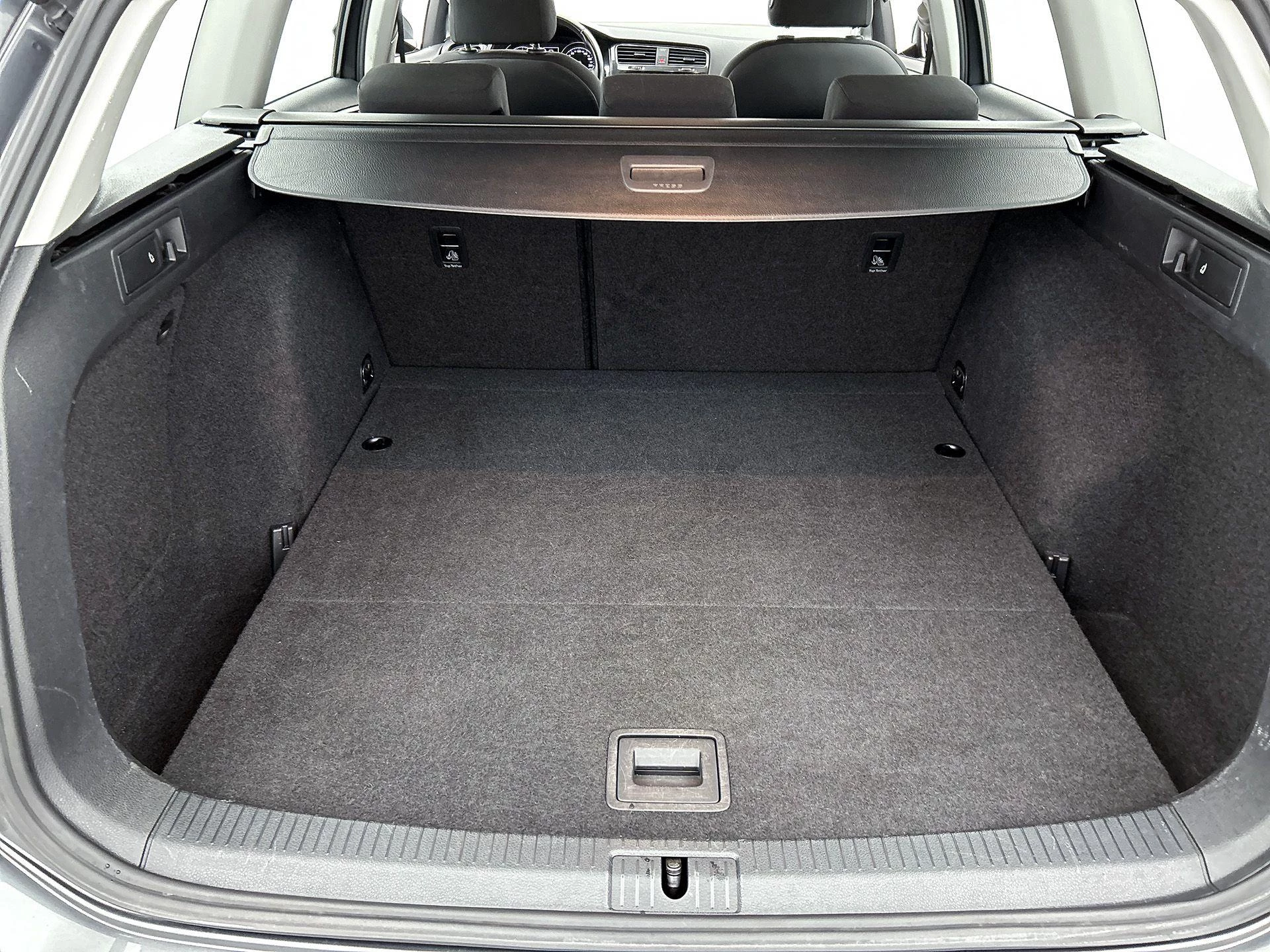 Volkswagen-Golf-image-14