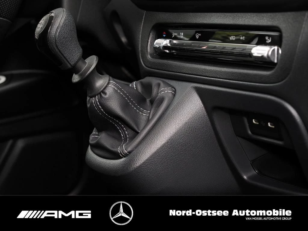 Mercedes-Benz-Vito-image-8