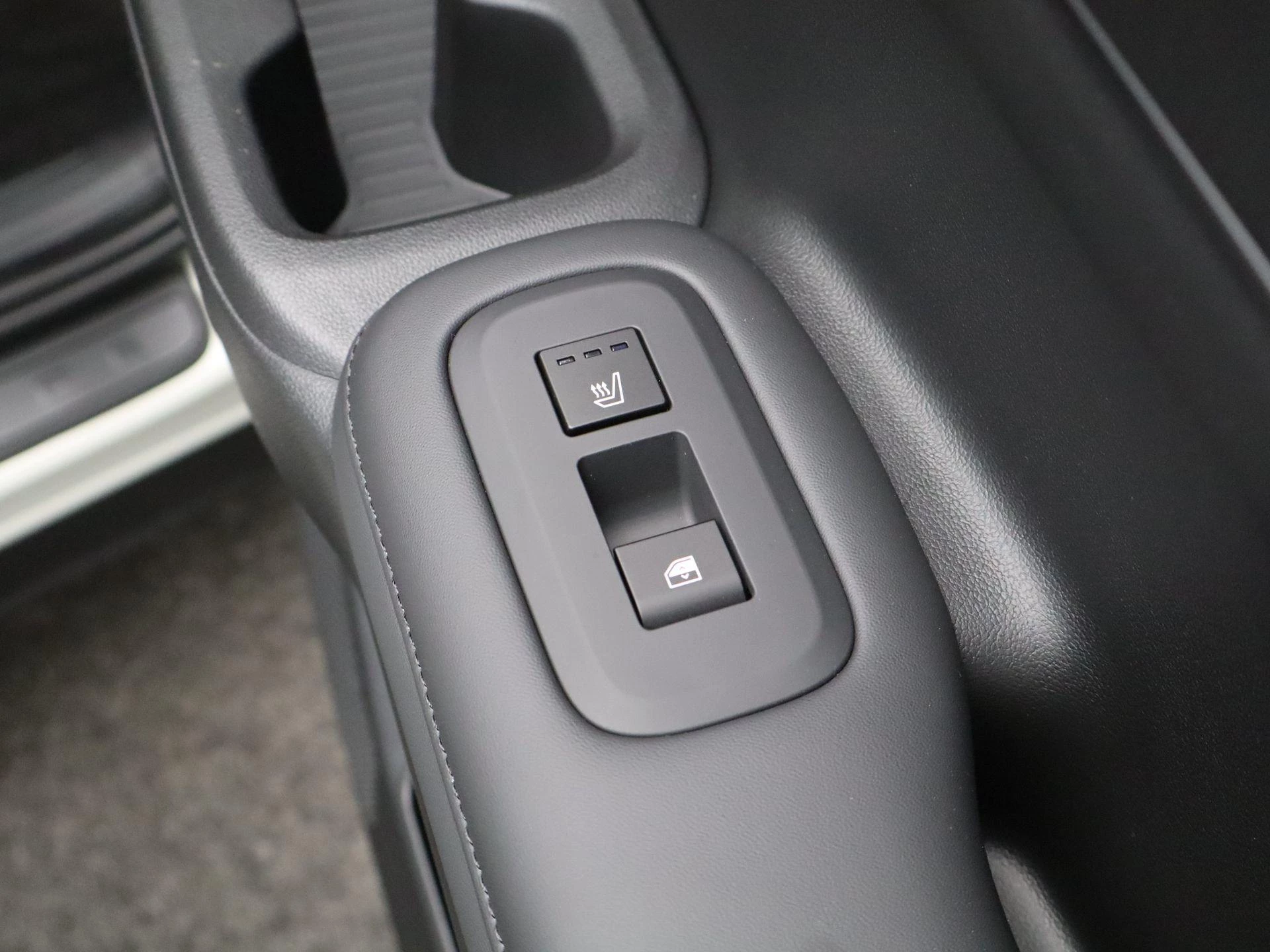 Hyundai-Santa Fe-image-37
