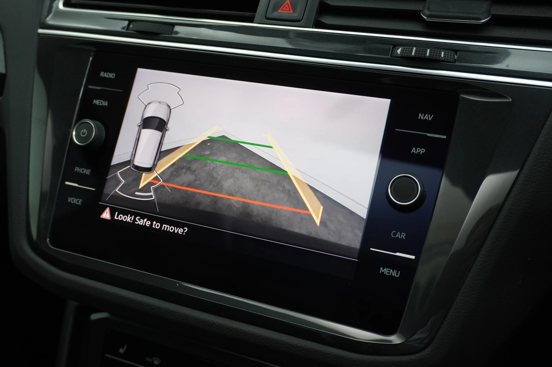 Volkswagen-Tiguan-image-37