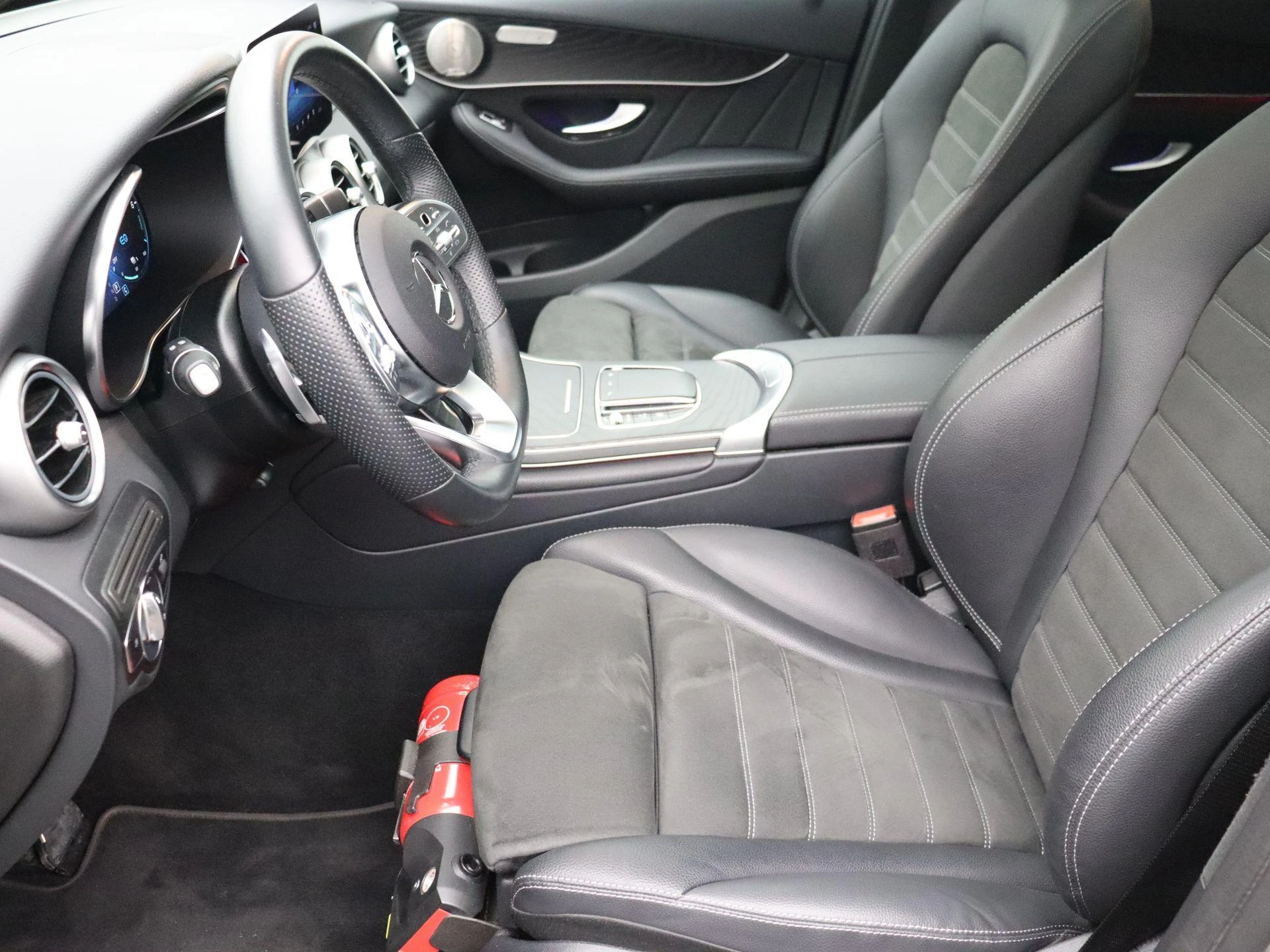Mercedes-Benz GLC 300 de AMG LINE + PANO DAK + BURMESTER + CARPLAY +
