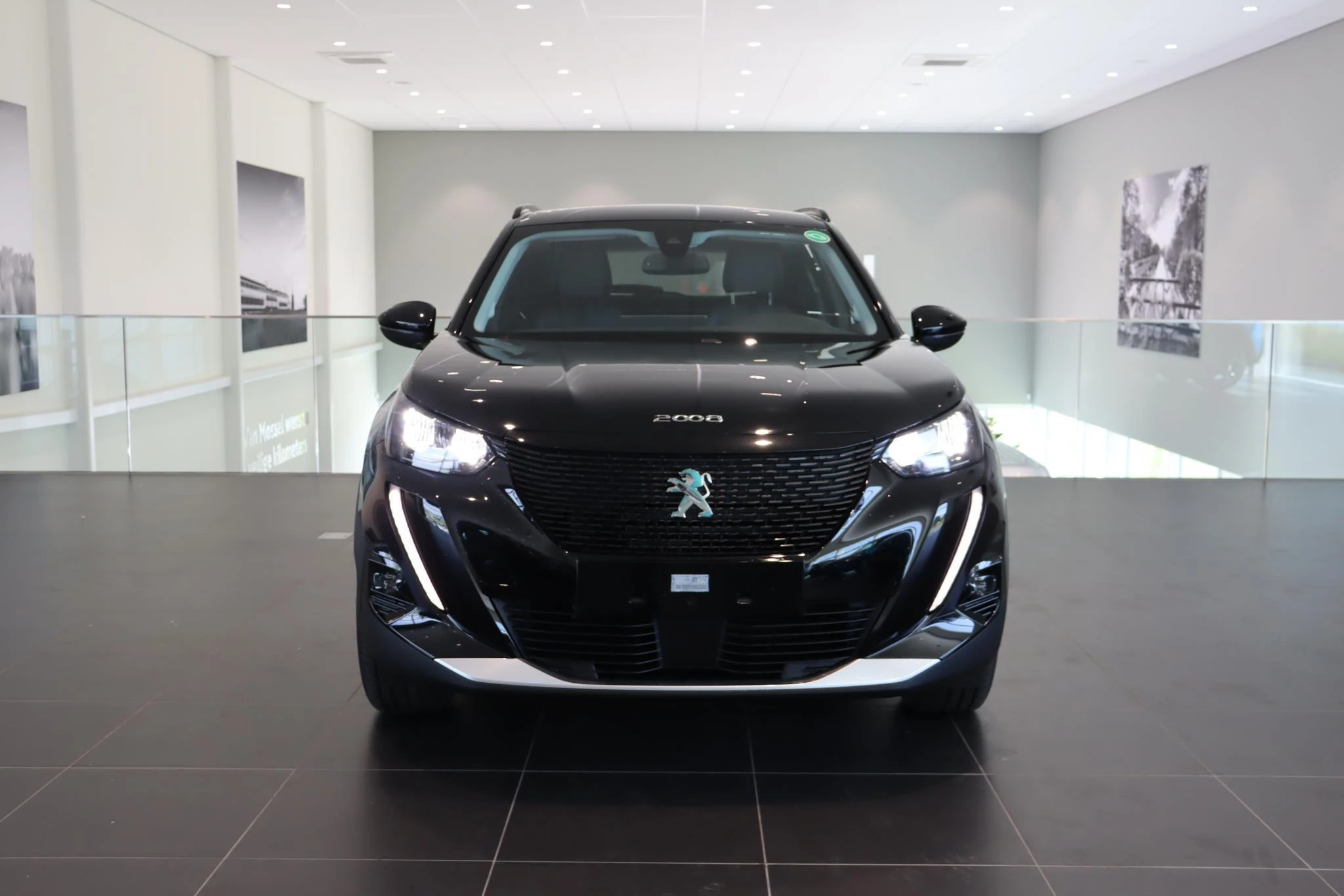 Peugeot-e-2008-image-2