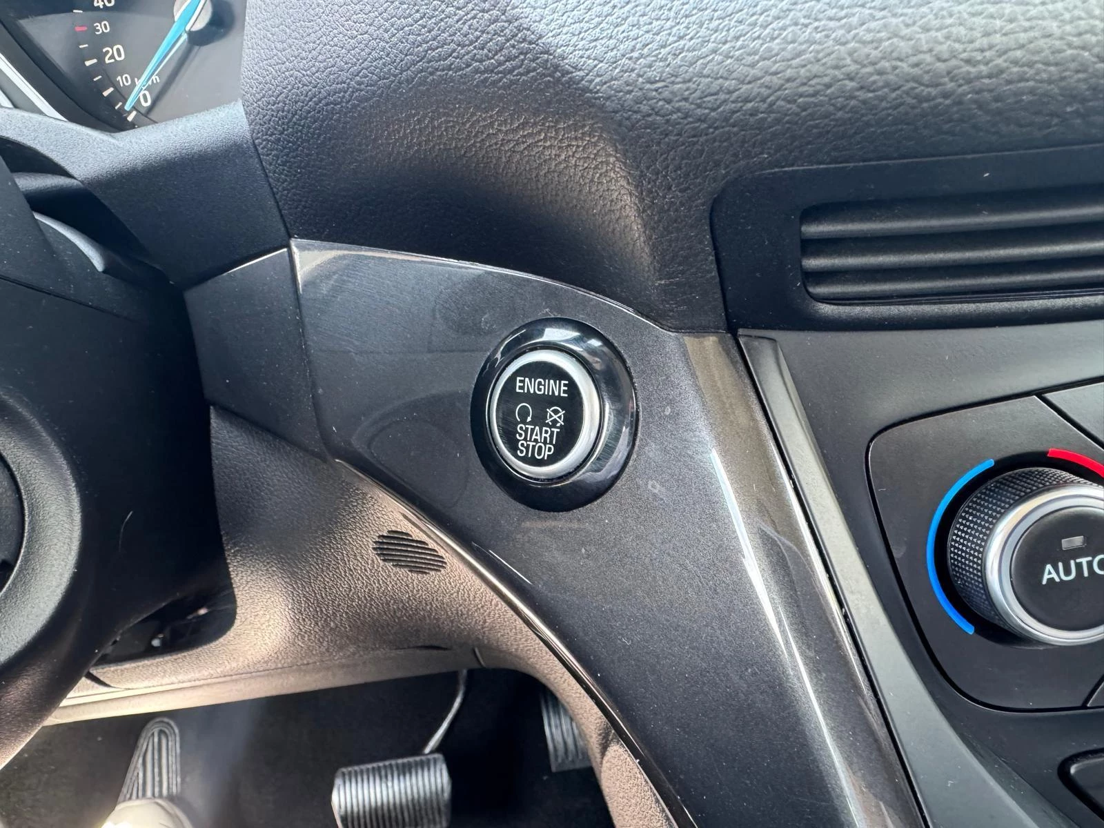 Ford-C-MAX-image-13