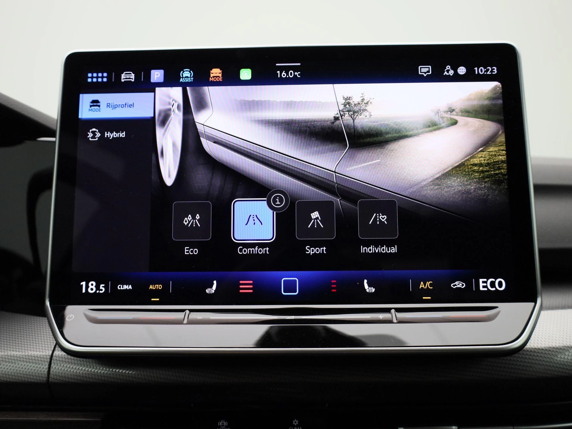 Volkswagen-Golf-image-25