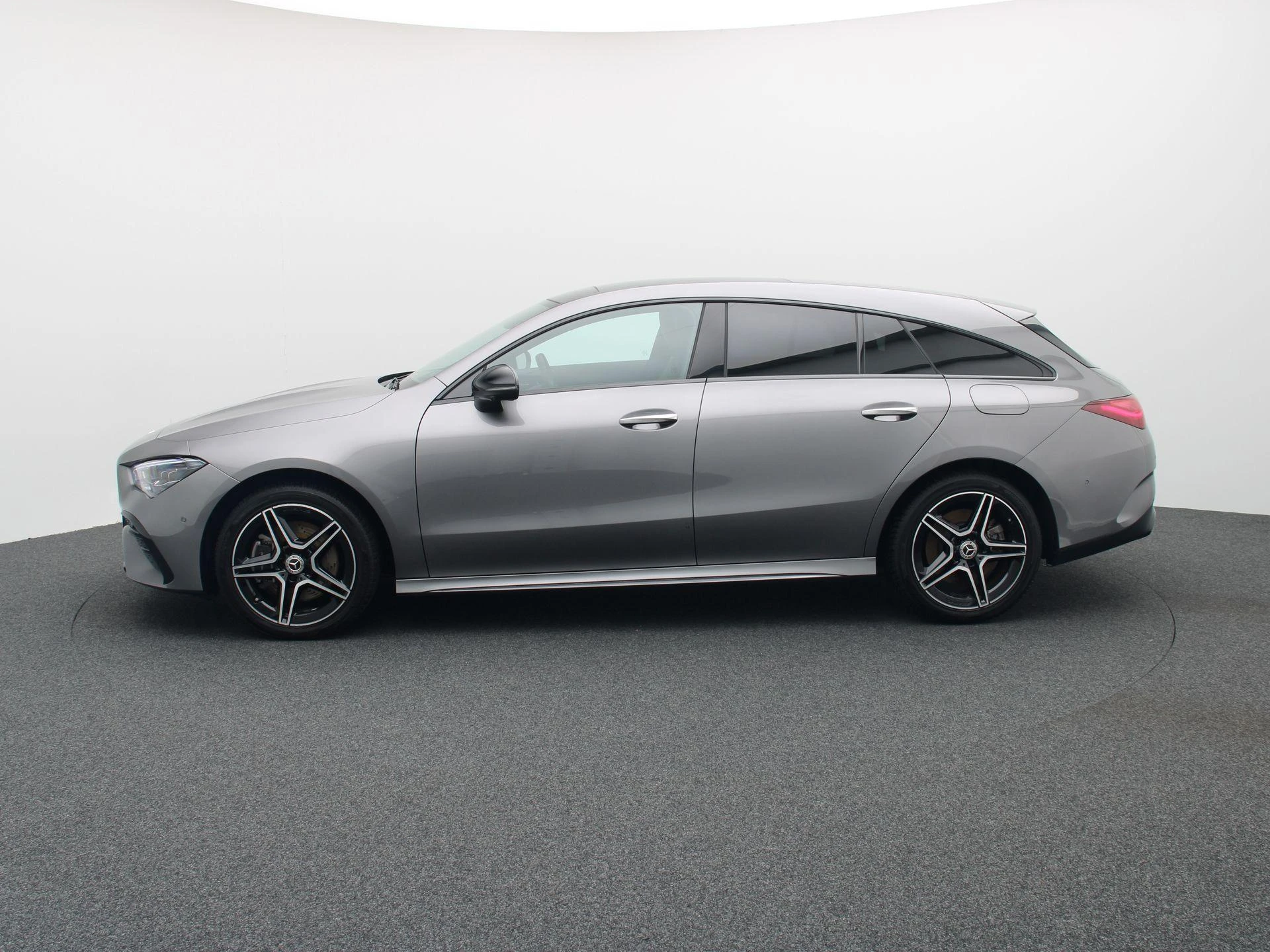 Mercedes-Benz-CLA-image-3