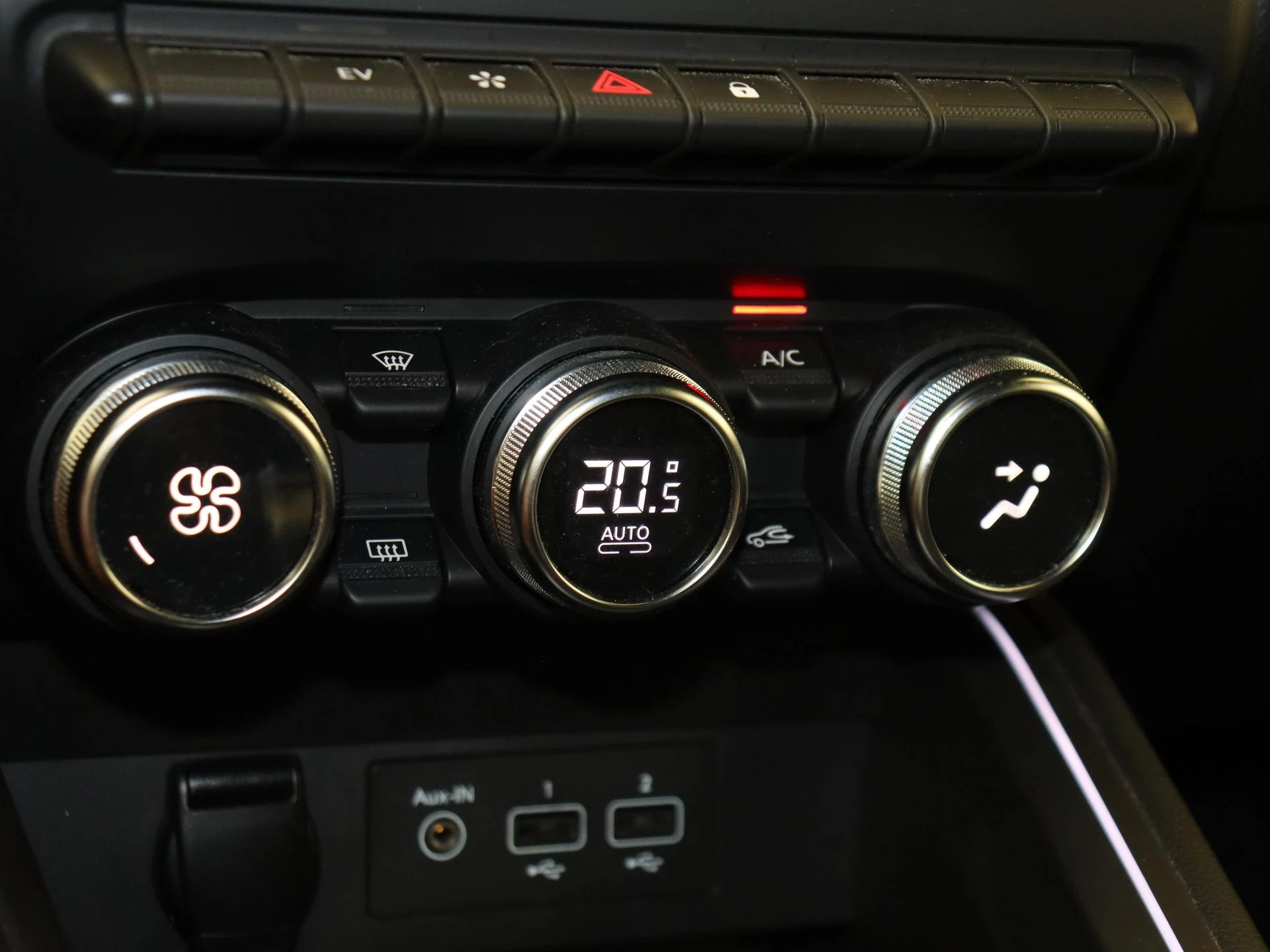 Renault-Clio-image-17