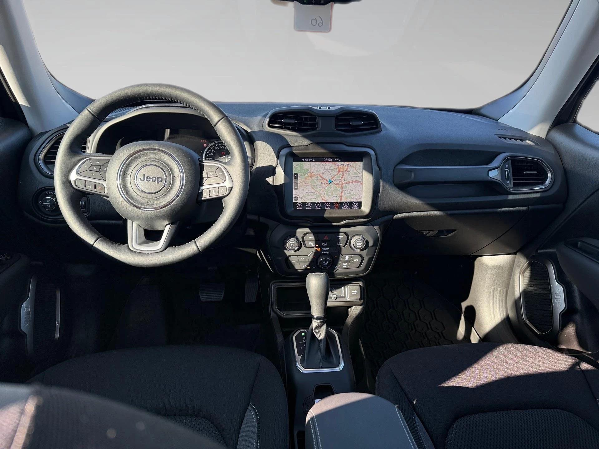 Jeep-Renegade-image-12