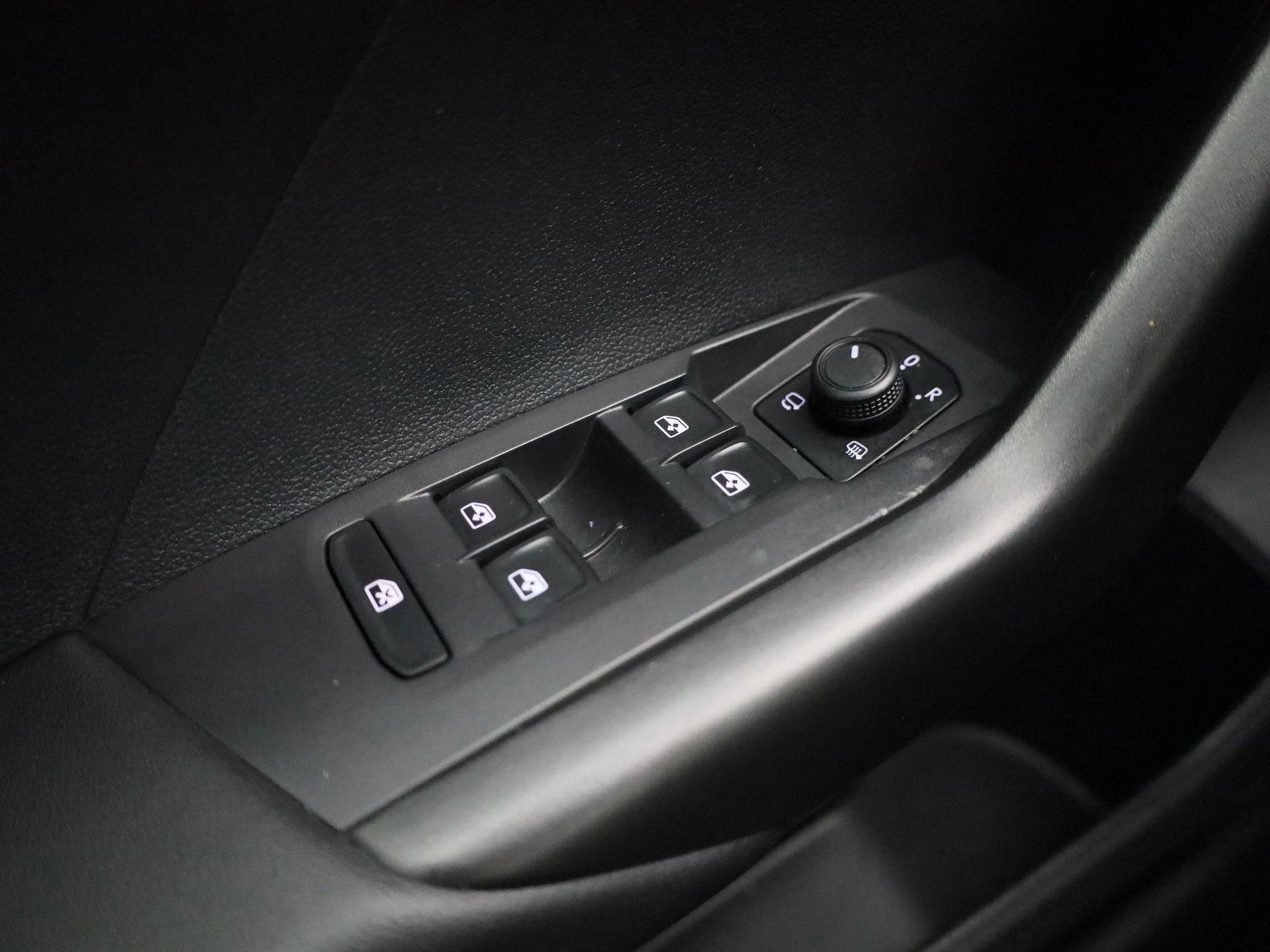 Volkswagen-T-Cross-image-20