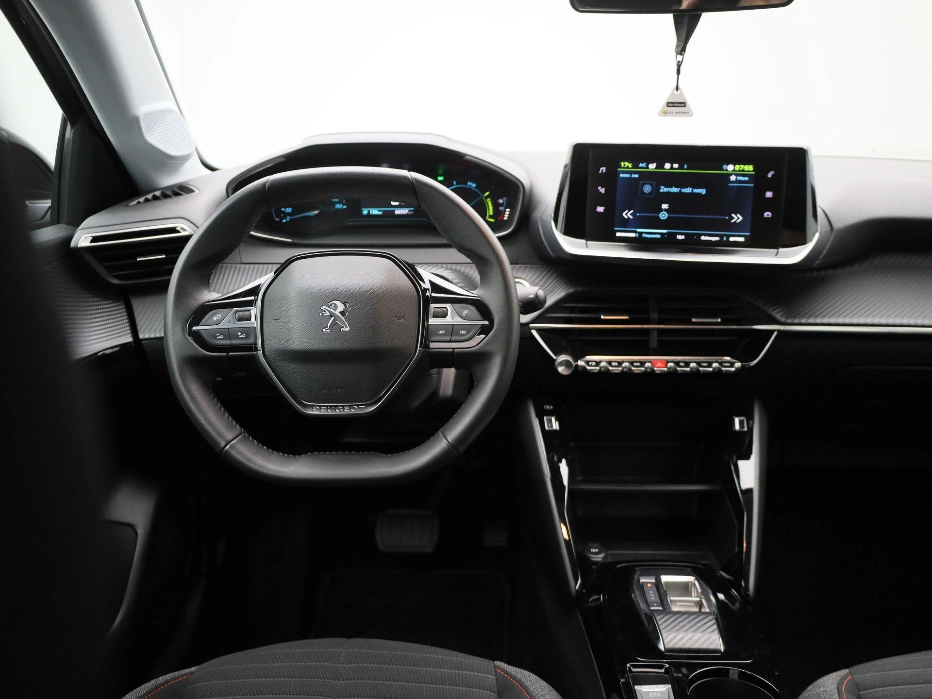 Peugeot-e-208-image-6