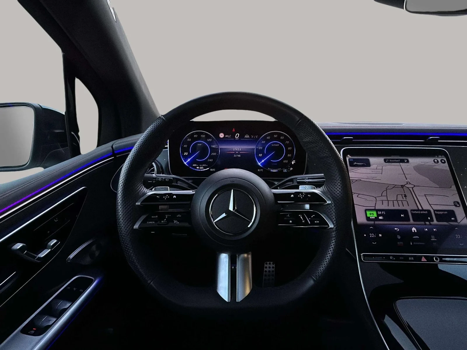 Mercedes-Benz-EQE-image-13