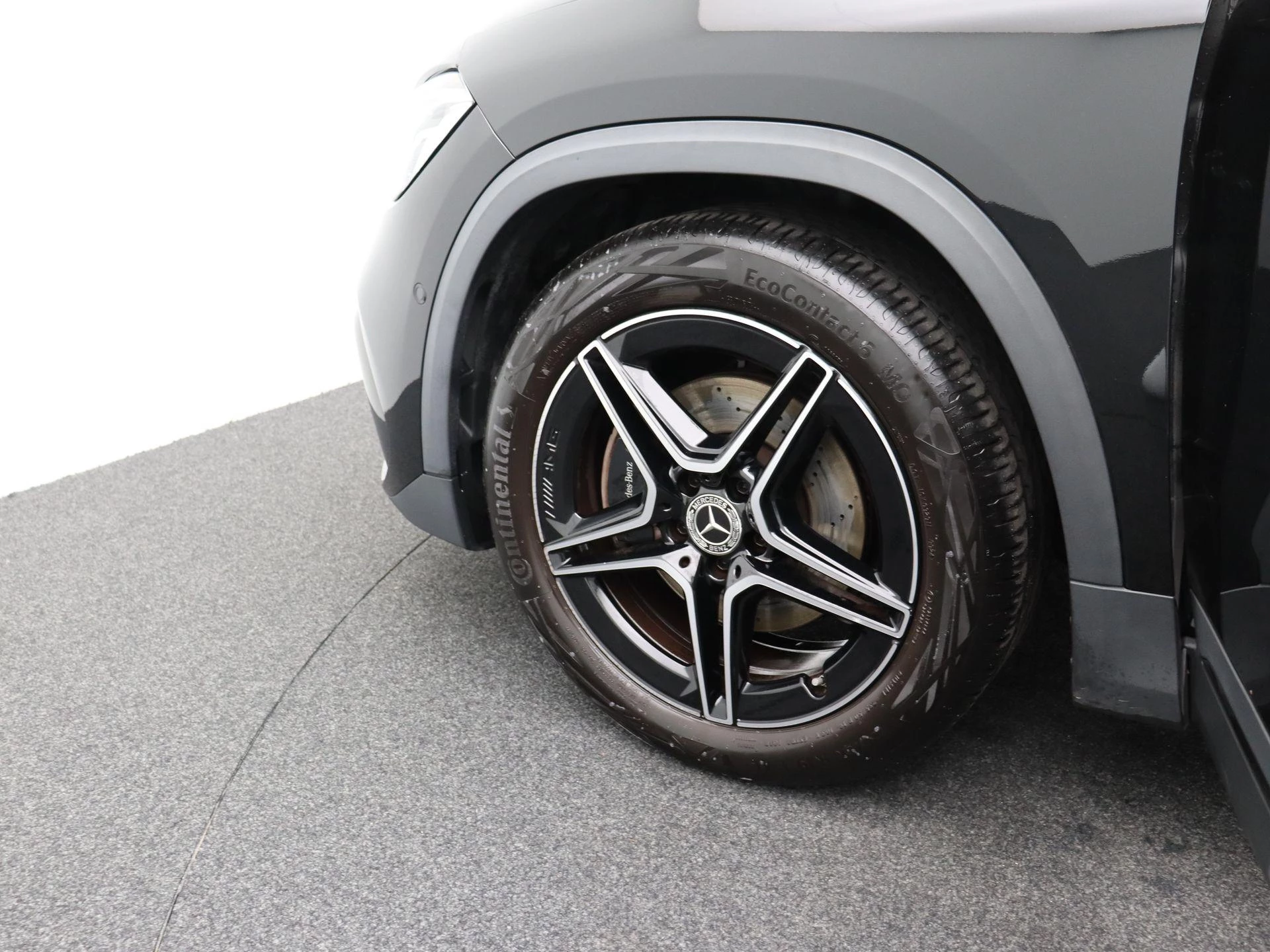 Mercedes-Benz GLA 180 AMG Line + NIGHTPAKKET + SENSOREN + CAMERA +