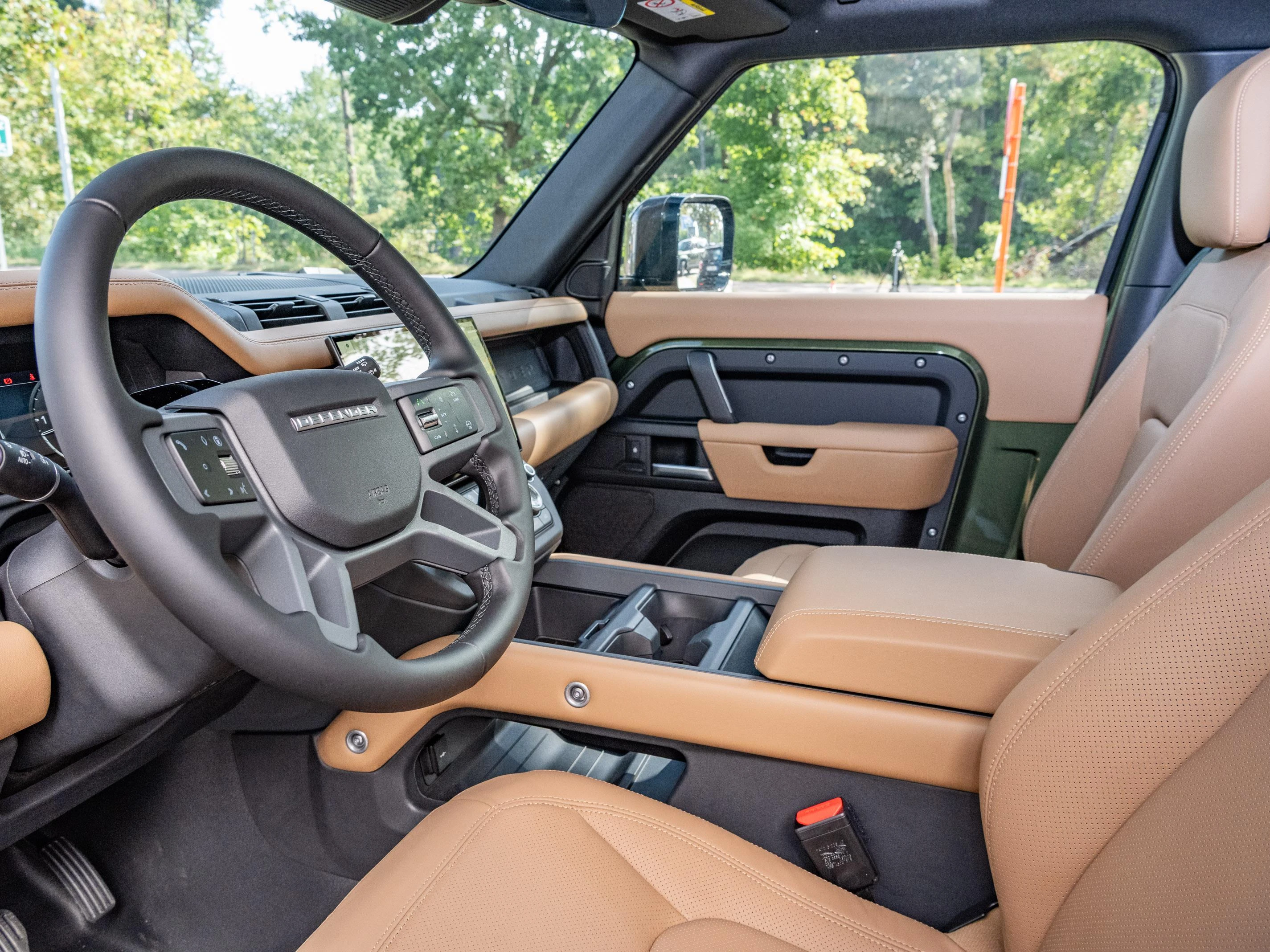 Land Rover-Defender-image-6