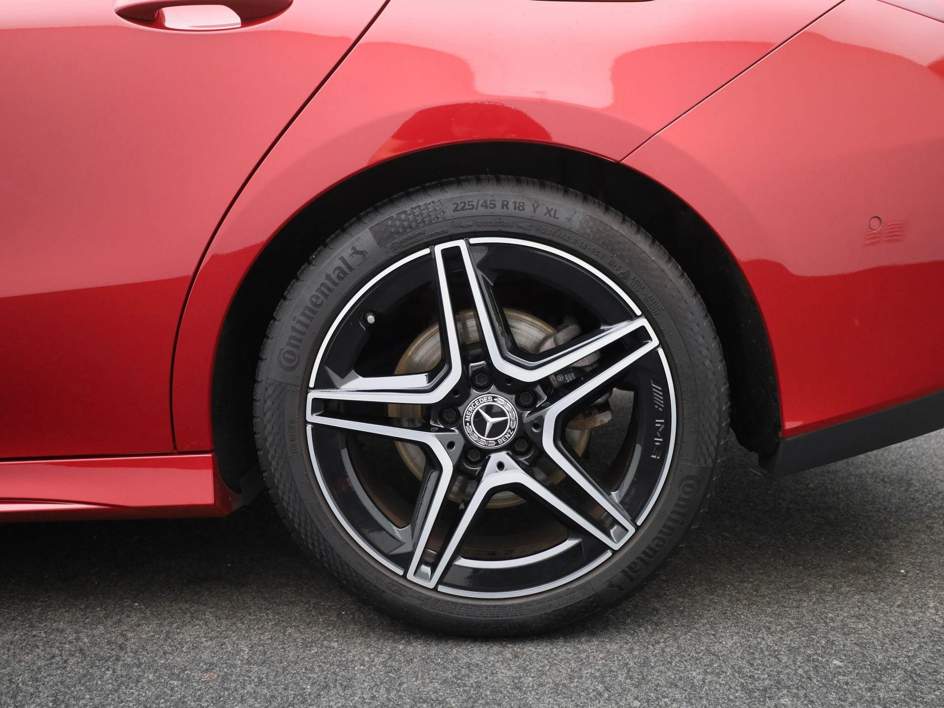 Mercedes-Benz-CLA-image-12