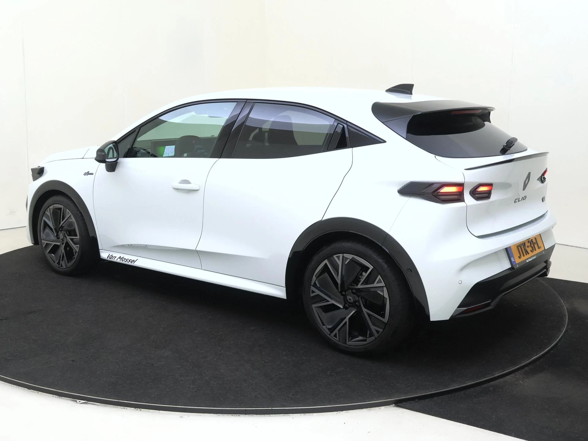 Renault-Clio-image-2