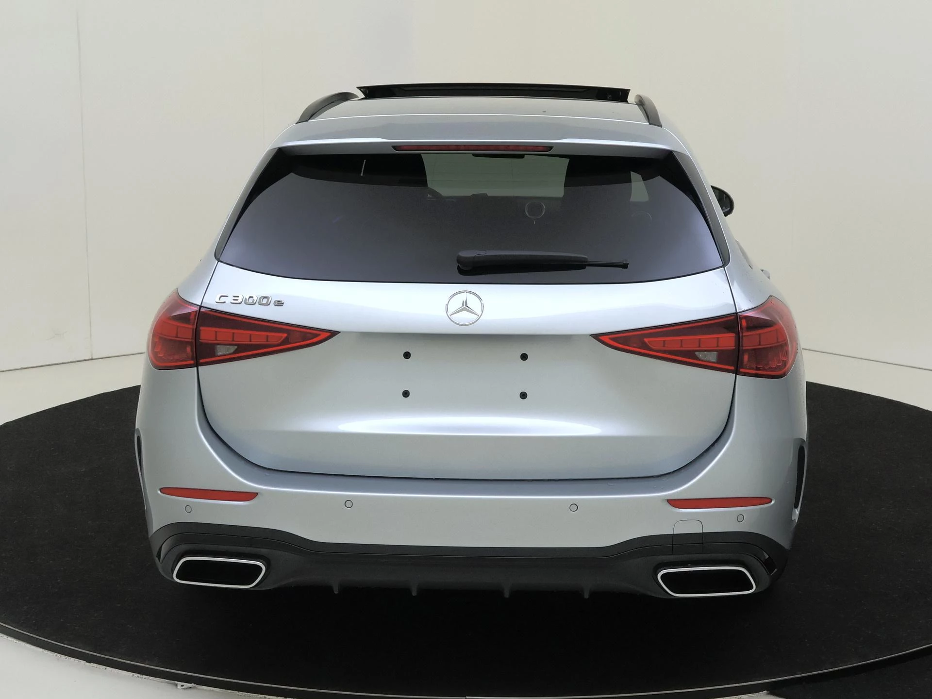 Mercedes-Benz-C-Klasse-image-7