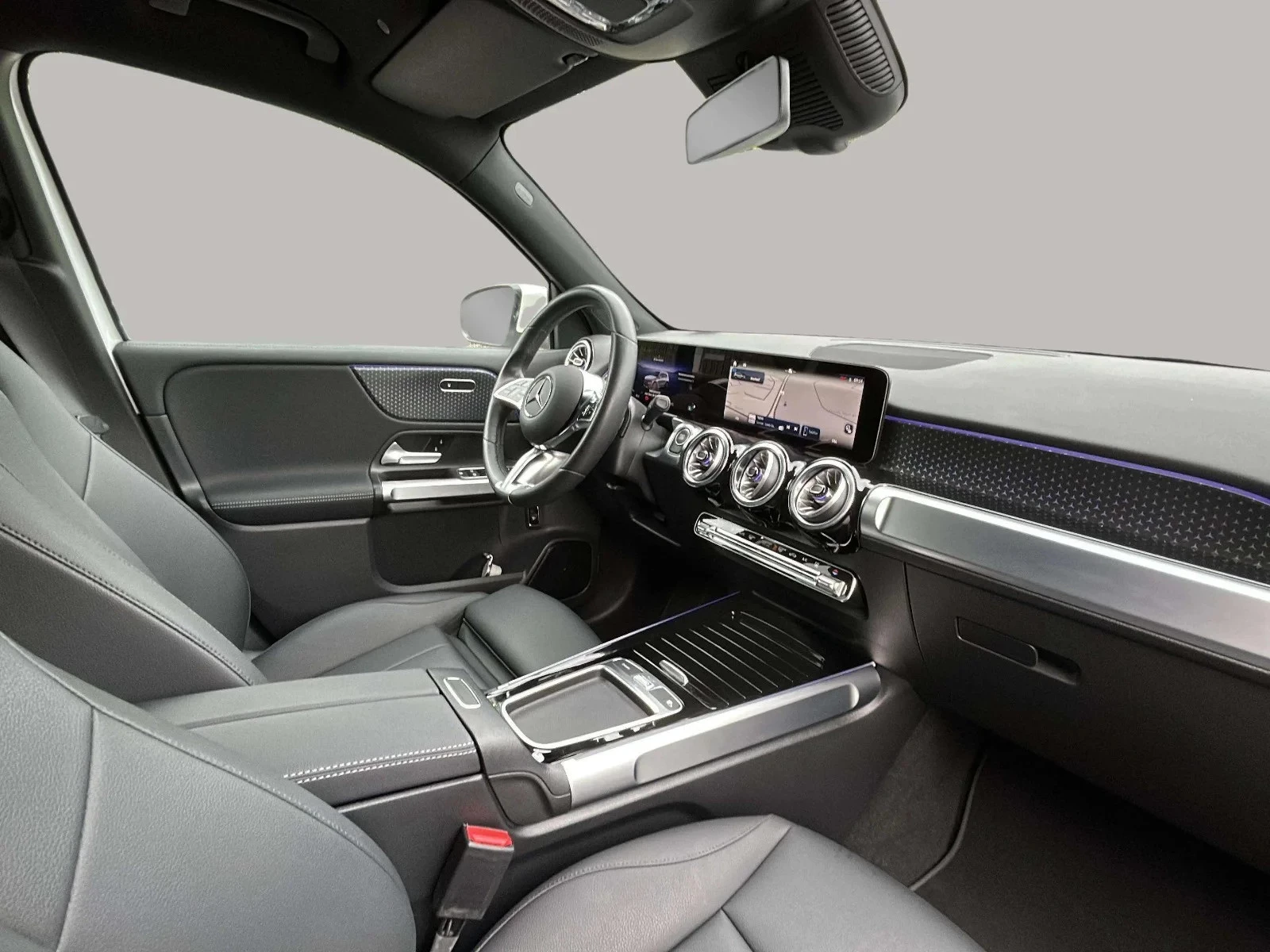 Mercedes-Benz-EQB-image-13