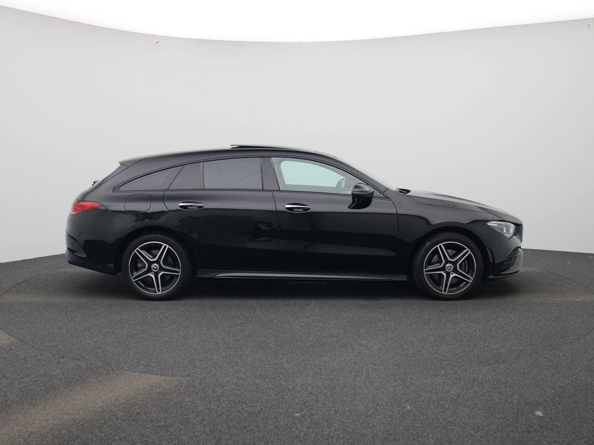 Mercedes-Benz-CLA-image-5
