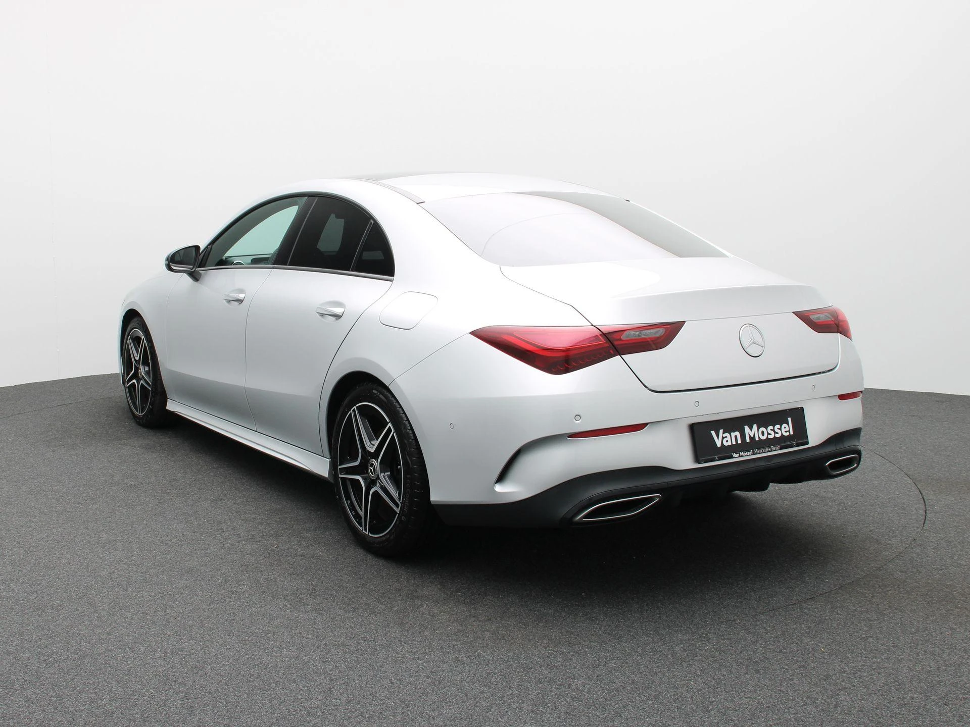 Mercedes-Benz-CLA-image-1