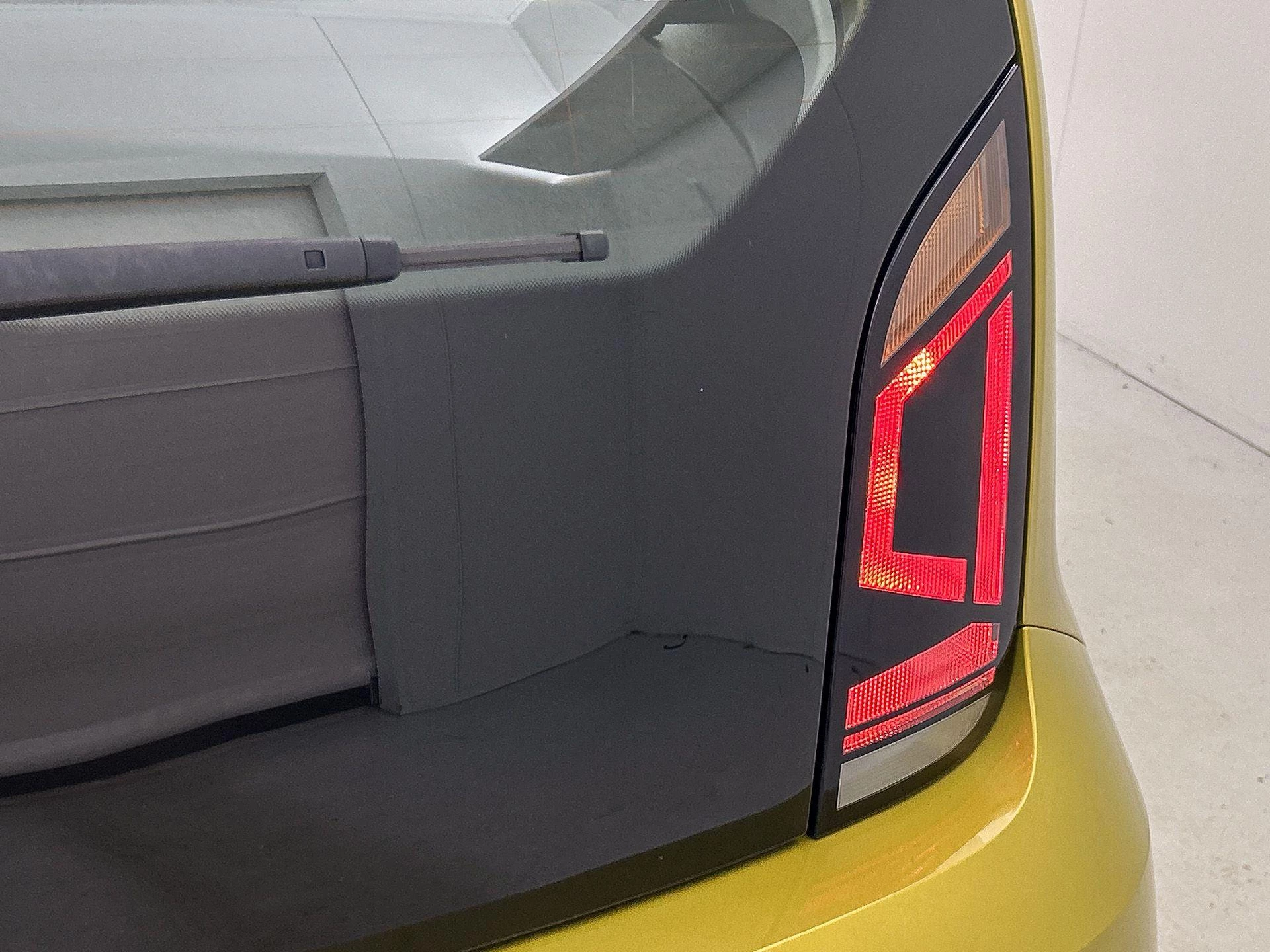 Volkswagen-up!-image-19